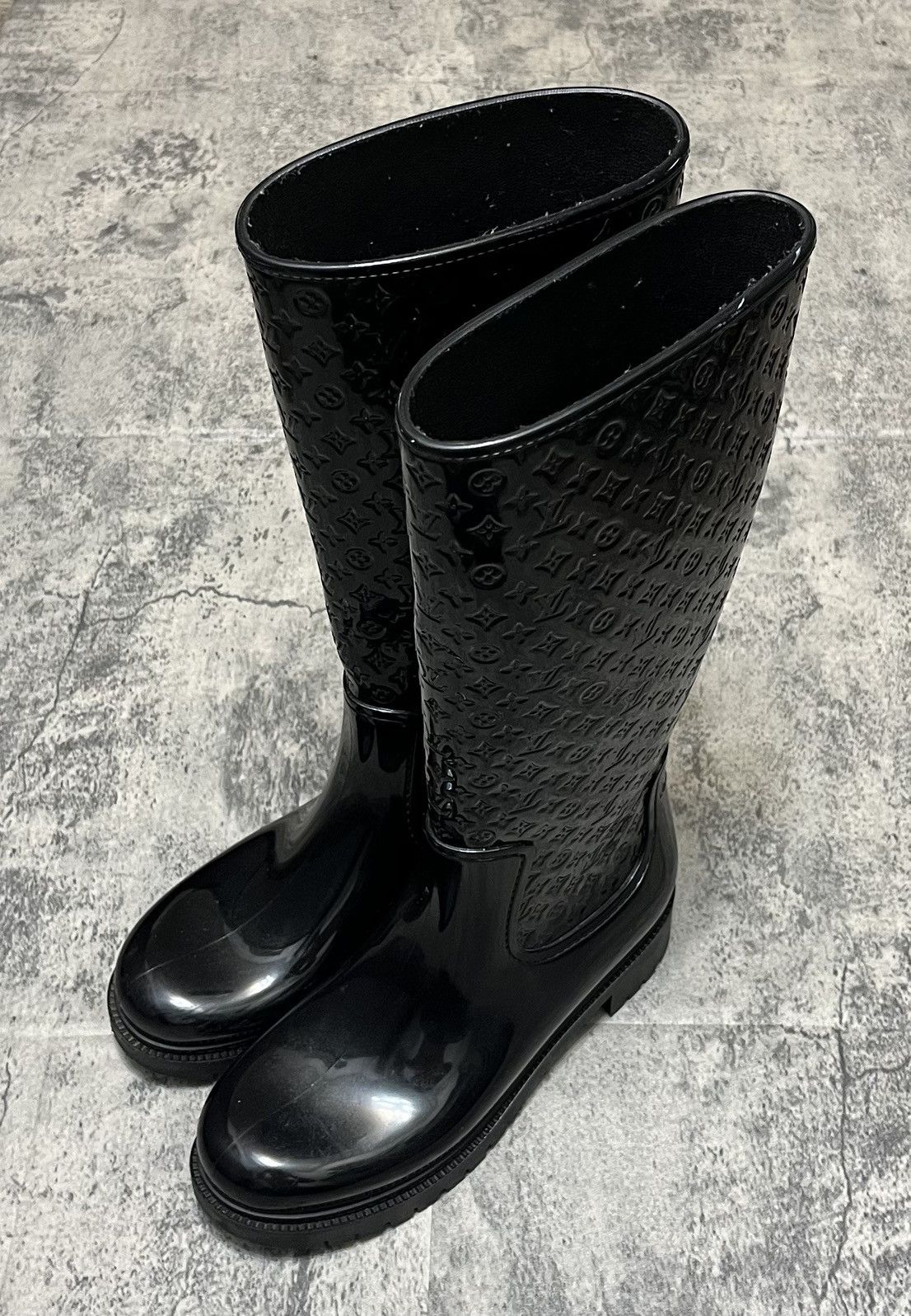 Louis Vuitton Louis Vuitton Monogram Rain Boots Black Size US 8 / IT 38 - 2 Thumbnail