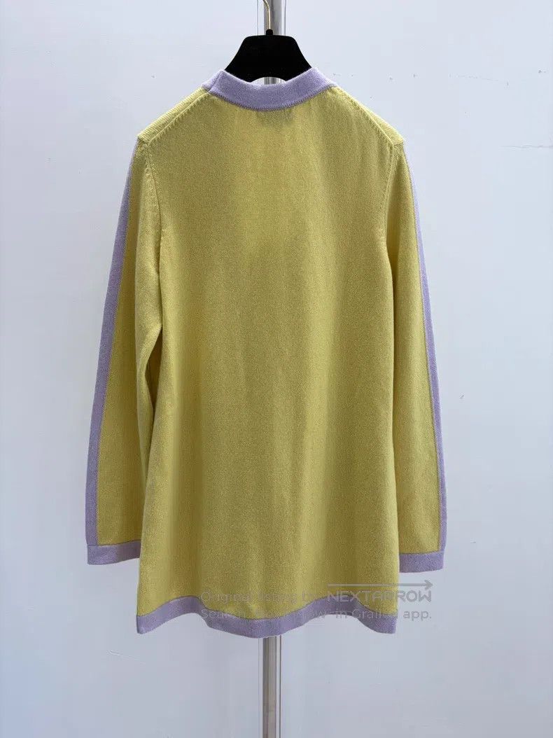 Chanel Chanel Colour-blocked V-neck two-pocket knitted cardigan c Size XS / US 0-2 / IT 36-38 - 2 Thumbnail