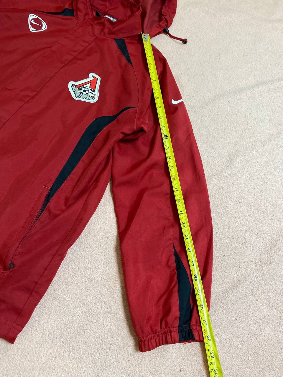 Nike Vintage Nike Small Swoosh Outdoor Jacket Size US S / EU 44-46 / 1 - 12 Thumbnail