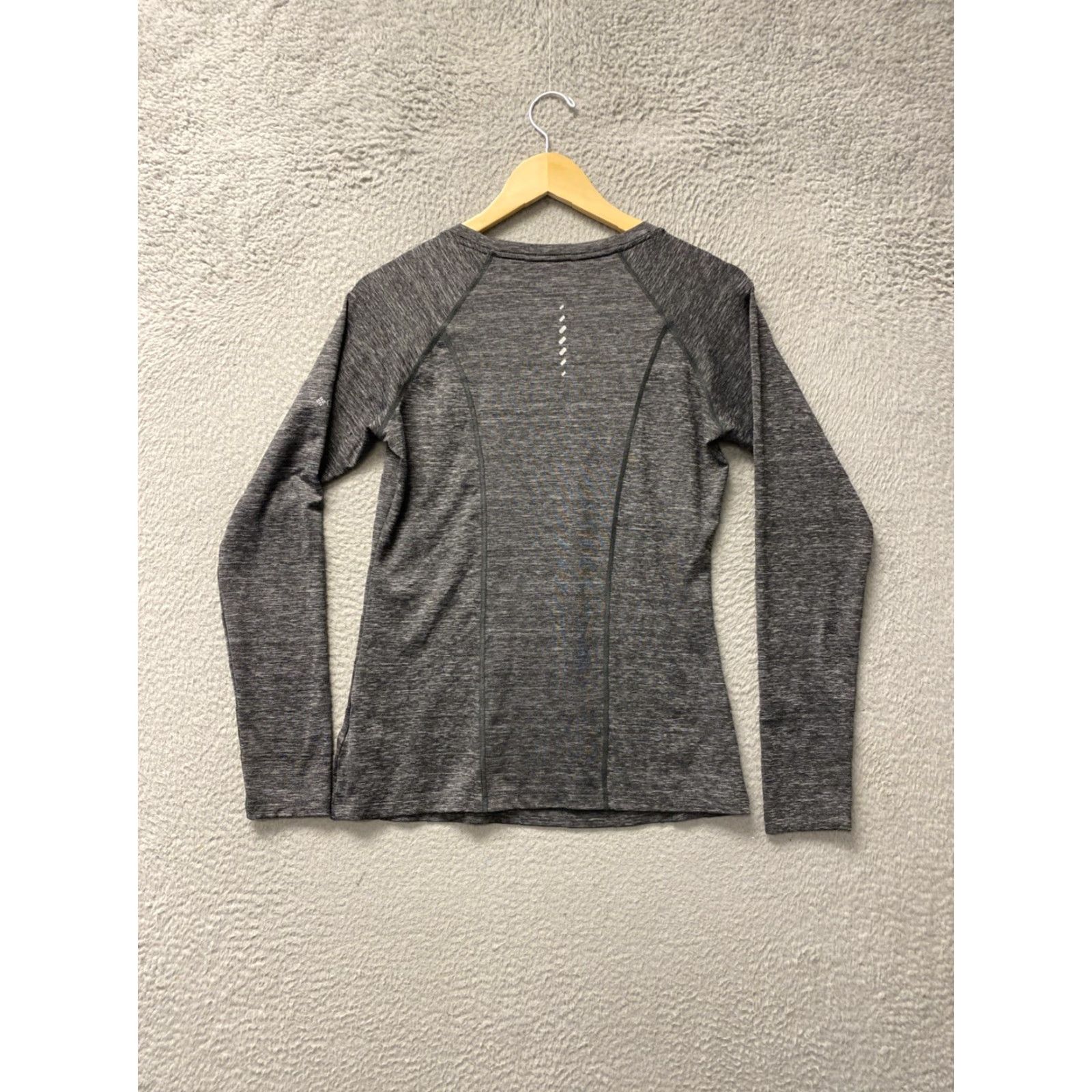 Vintage Columbia Women’s Fastest Track Long Sleeve Shirt sz S Gray Active /143-22 Size S / US 4 / IT 40 - 7 Thumbnail