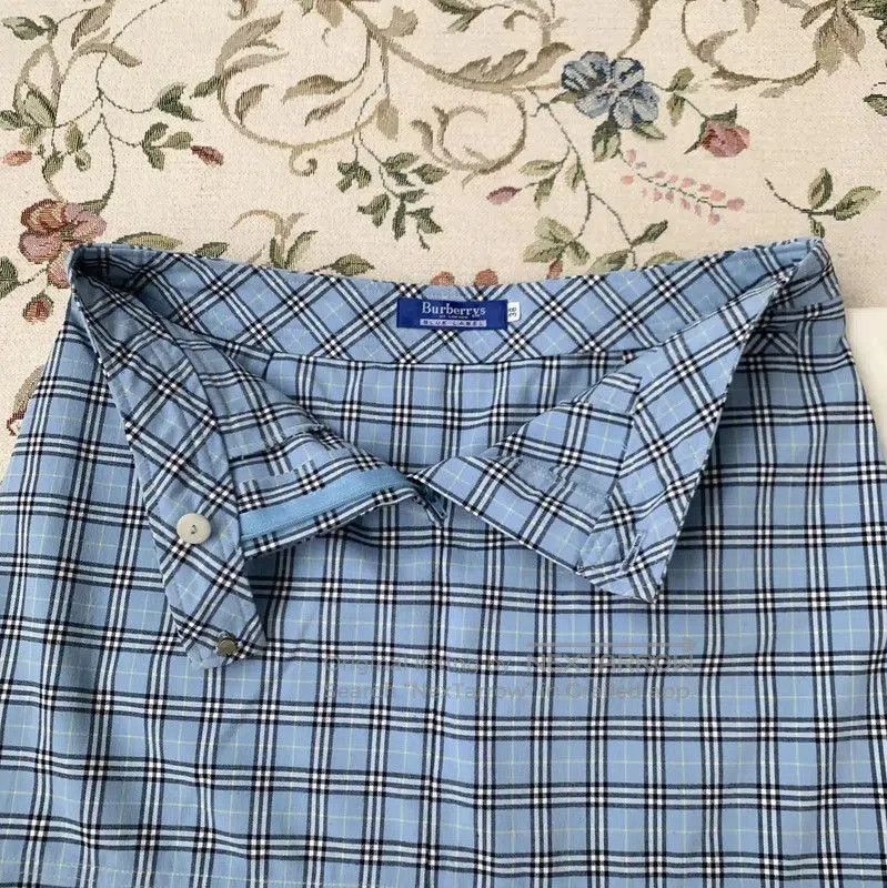 Burberry Burberry Blue Cotton Plaid Skirt for Women. Size 28" / US 6 / IT 42 - 2 Thumbnail