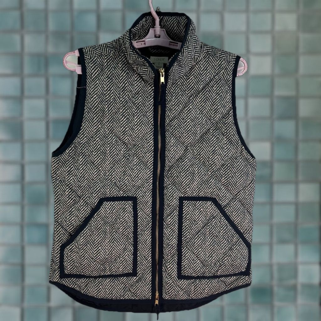 J.Crew J. Crew Herringbone Down Puffer Vest Women’s S Grey Puffer Jacket Vest Women S Grey Size S / US 4 / IT 40 - 1 Thumbnail