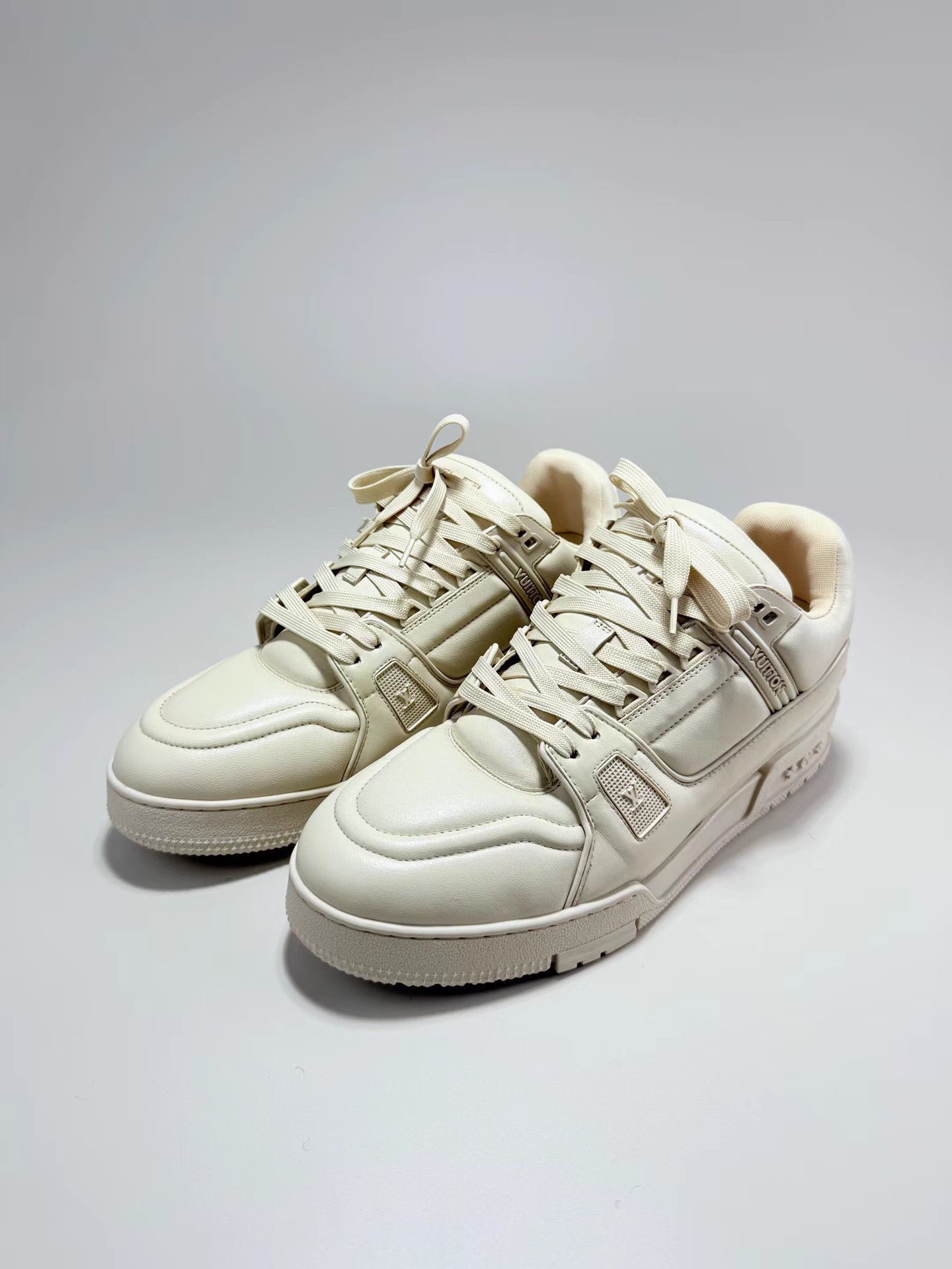 Louis Vuitton LOUIS VUITTON LV TRAINER Sneakers K1 Size US 10 / EU 43 - 1 Thumbnail