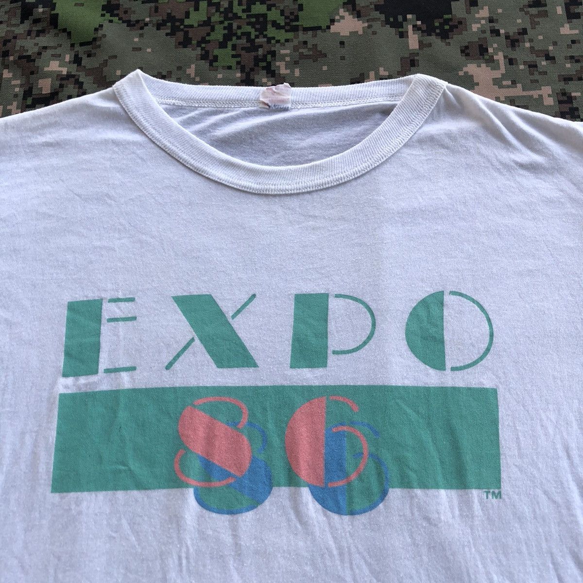 Vintage Vtg 80s Expo 86 Tshirt Size US L / EU 52-54 / 3 - 1 Thumbnail