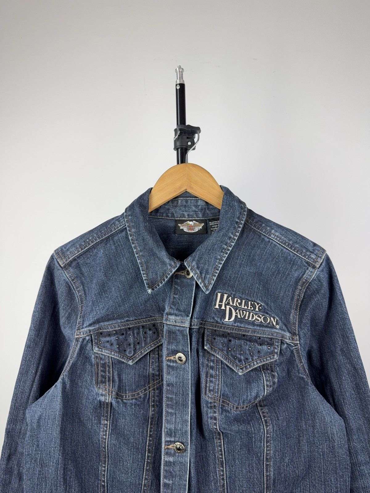 Harley Davidson 00s Harley-Davidson Studded Eagle Denim Jacket Women’s M Size M / US 6-8 / IT 42-44 - 3 Thumbnail