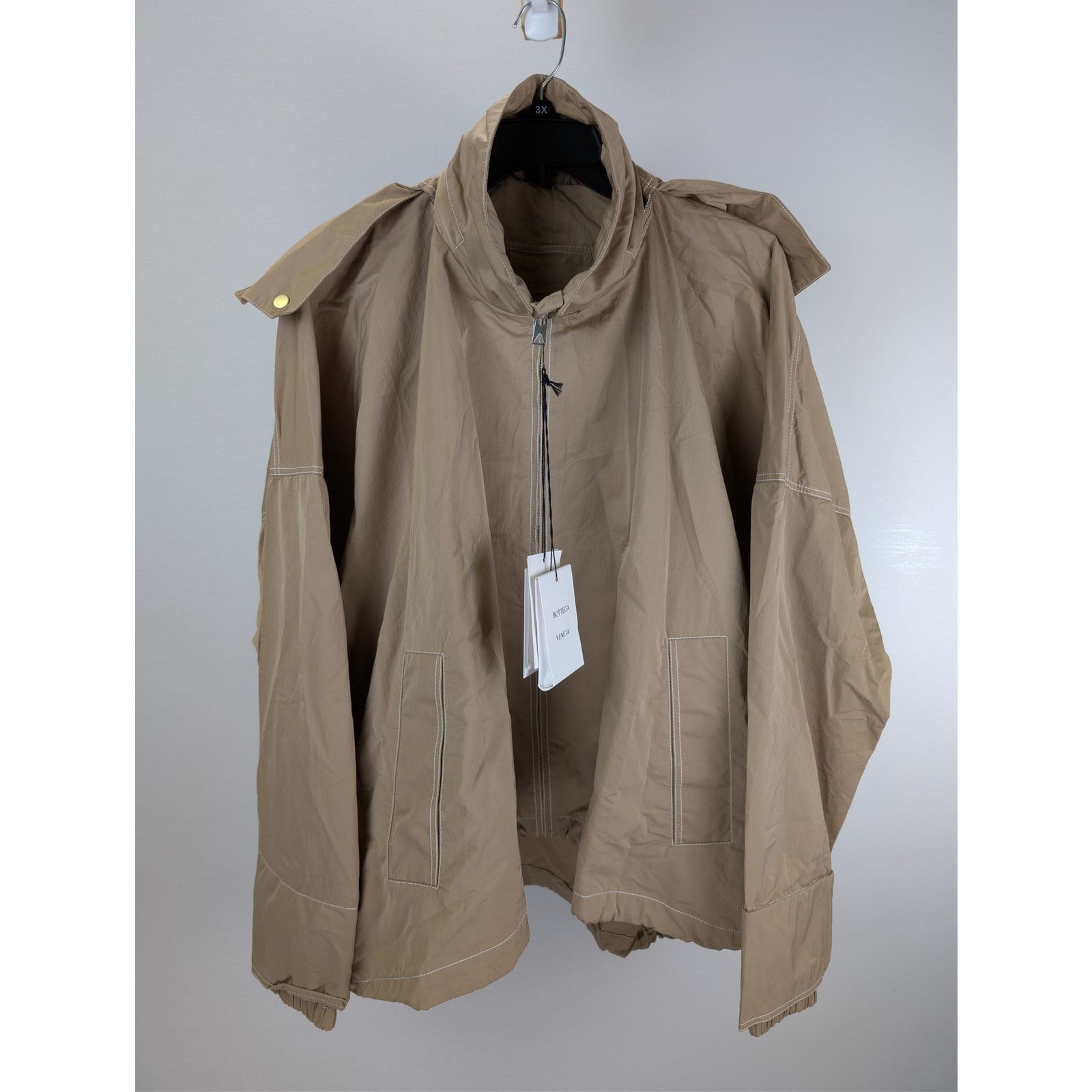 Bottega Veneta o1rshd1 Tech Nylon Blouson Hoodie Jacket in Seasame Size US L / EU 52-54 / 3 - 2 Thumbnail