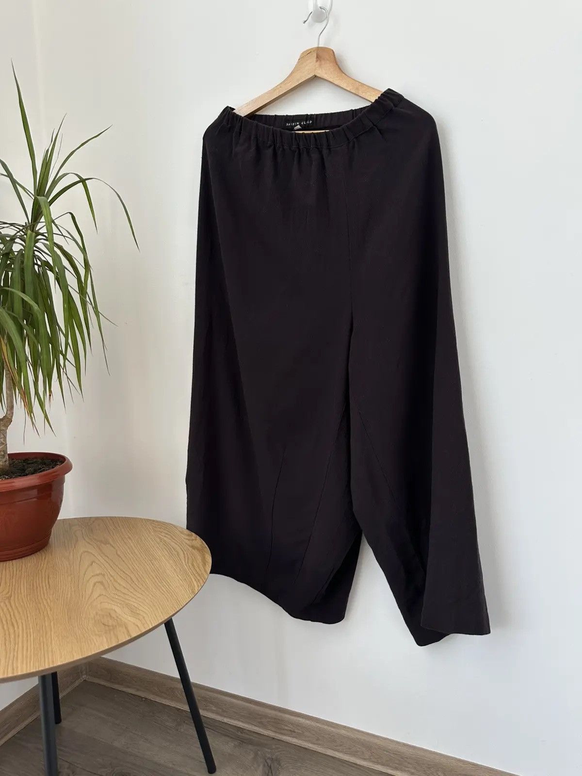 Japanese Brand Vintage Shirin Guild Wide Short Baggy 100% Wool women Pants Size US 28 / EU 44 - 7 Thumbnail