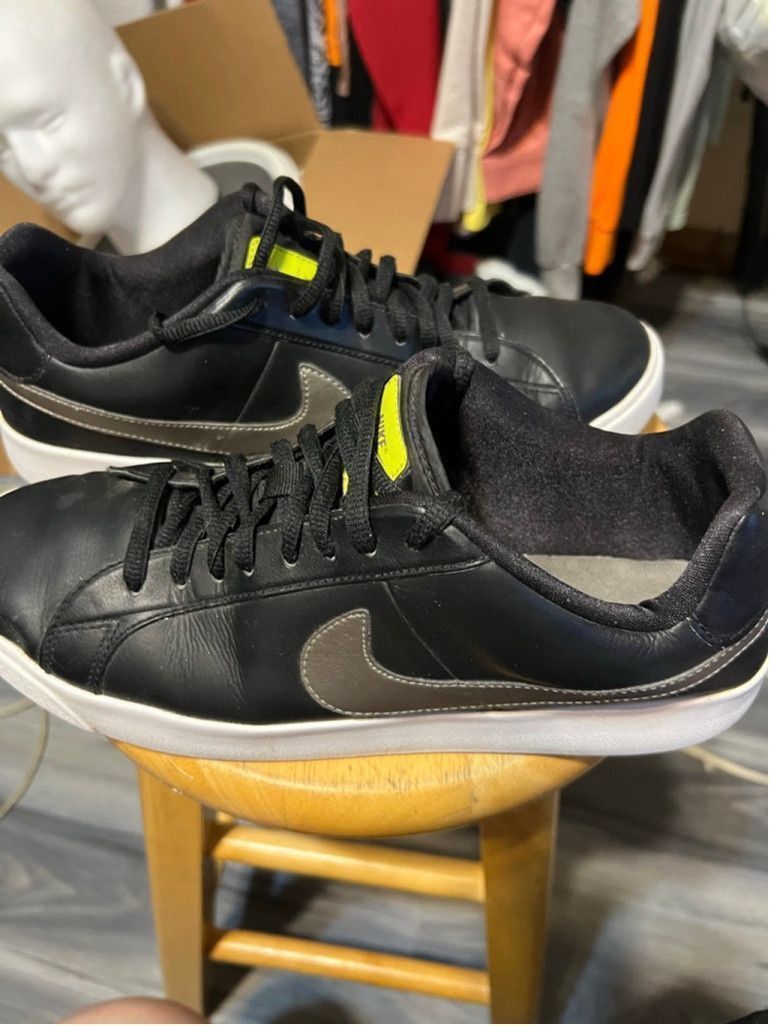 Nike Men's Nike Loyal LW Sneakers Black Neon Yellow Size 9.5 Size US 9.5 / EU 42-43 - 6 Thumbnail