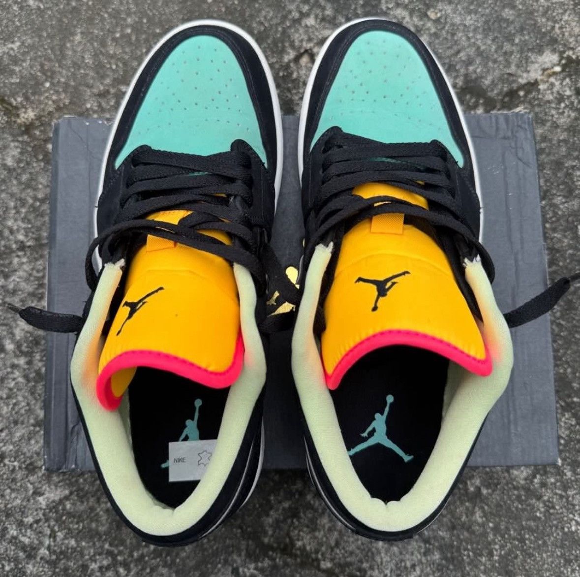 Nike Nike Air Jordan 1 Low SE Size US 8.5 / EU 41-42 - 5 Thumbnail