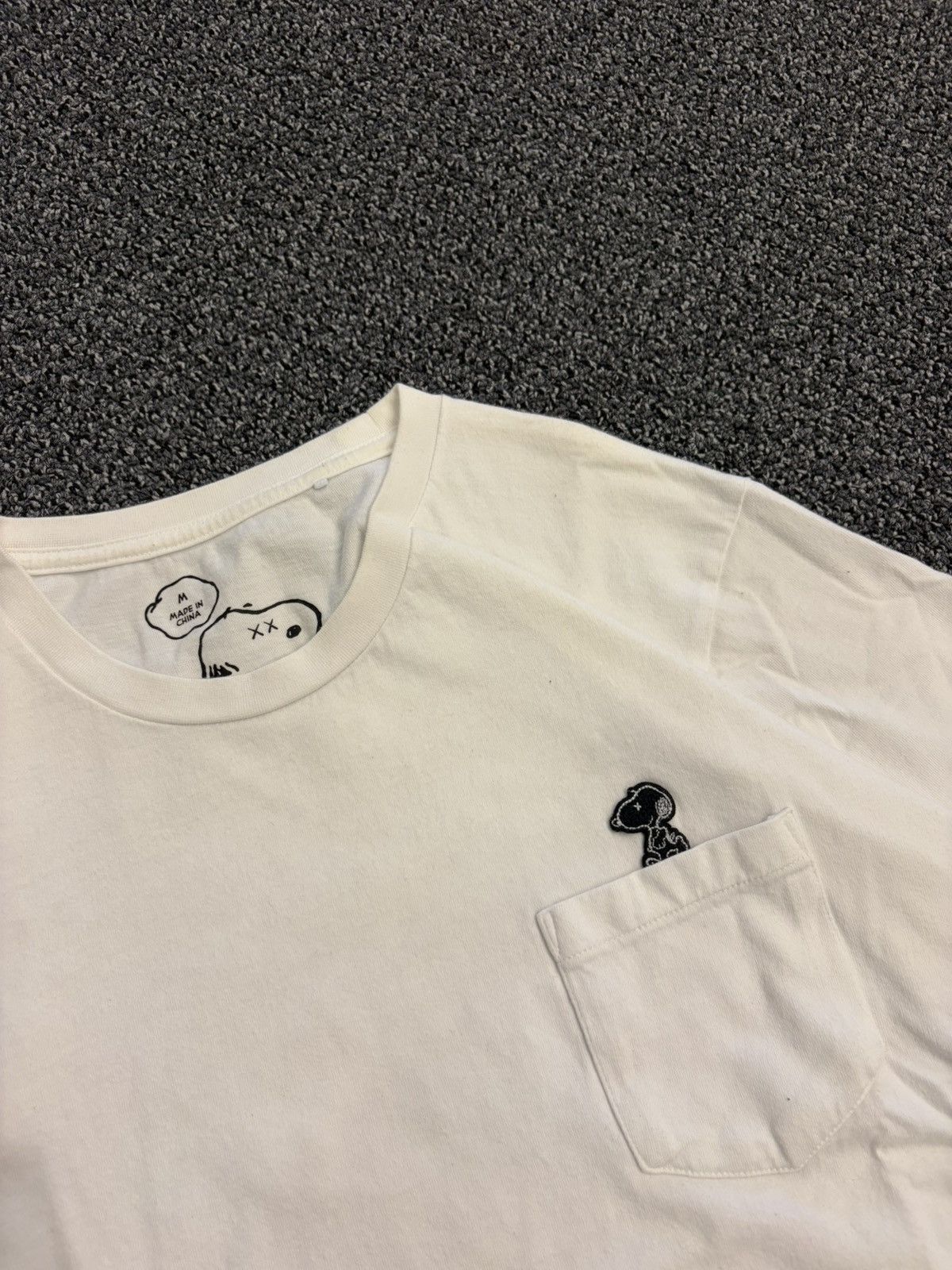 Kaws × Uniqlo Uniqlo x KAWS Peanuts Tee Size US M / EU 48-50 / 2 - 3 Thumbnail