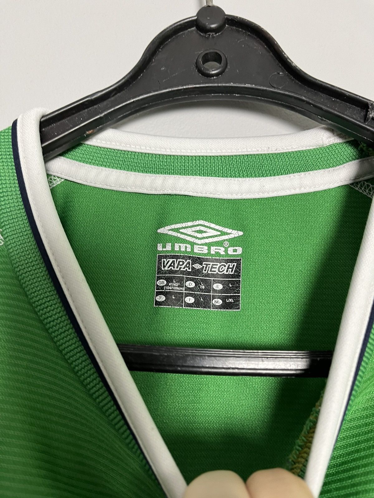 Umbro Vintage Umbro ireland 2002 SOCCER JERSEY TSHIRT Size US L / EU 52-54 / 3 - 2 Thumbnail