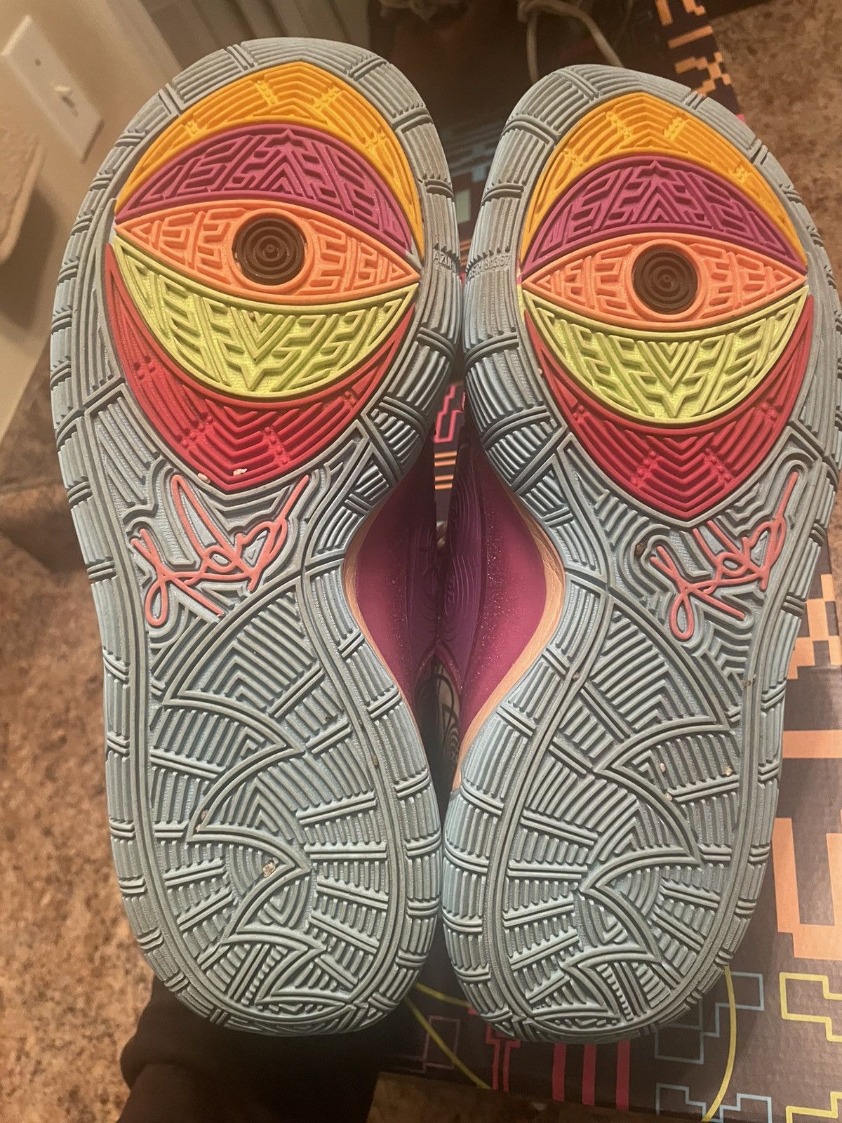 Nike Kyrie 6 Preheat Heal The World Size US 9.5 / EU 42-43 - 7 Thumbnail