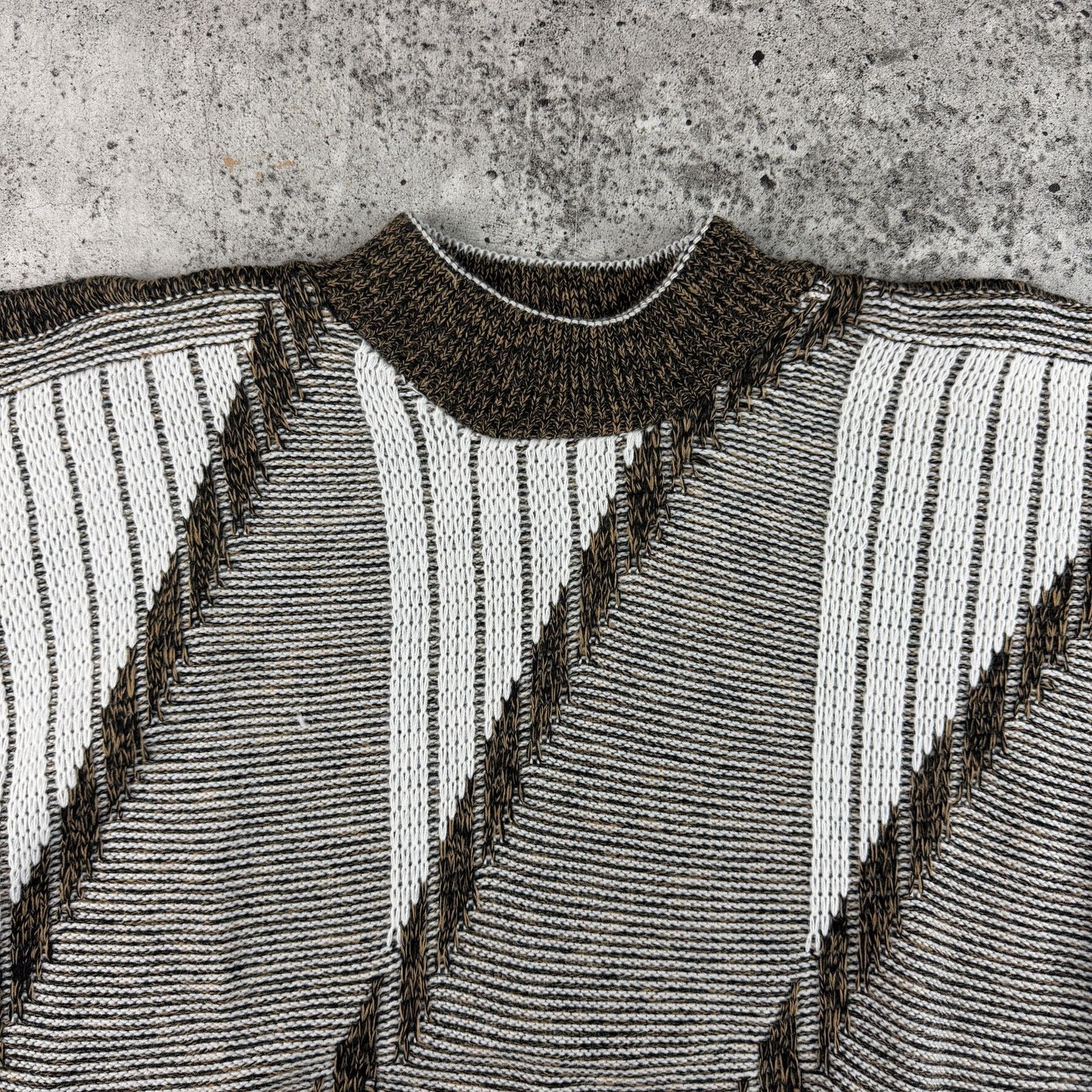 New Era Vintage Pattern Sweater New Era USA Made Deadstock Size L Size US L / EU 52-54 / 3 - 7 Thumbnail