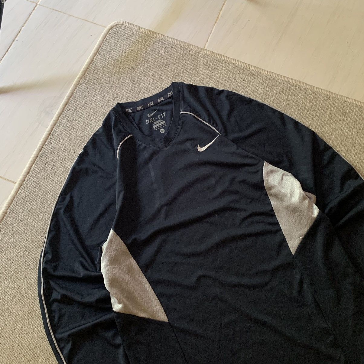 Nike Nike Dri-Fit Men's Long Sleeve Size US S / EU 44-46 / 1 - 2 Thumbnail
