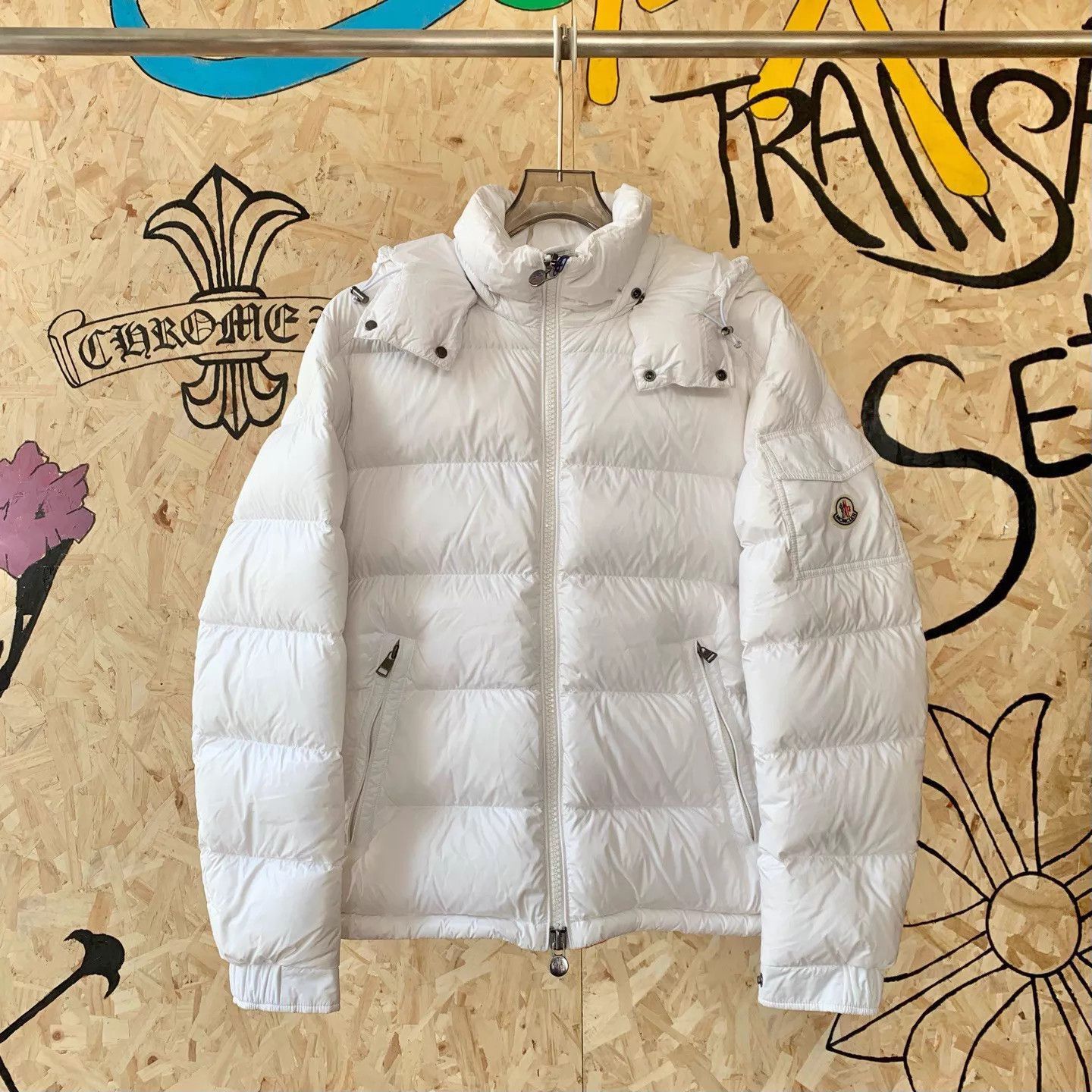 Moncler White Puffer Jacket with Hood - Size M Size US M / EU 48-50 / 2 - 1 Thumbnail