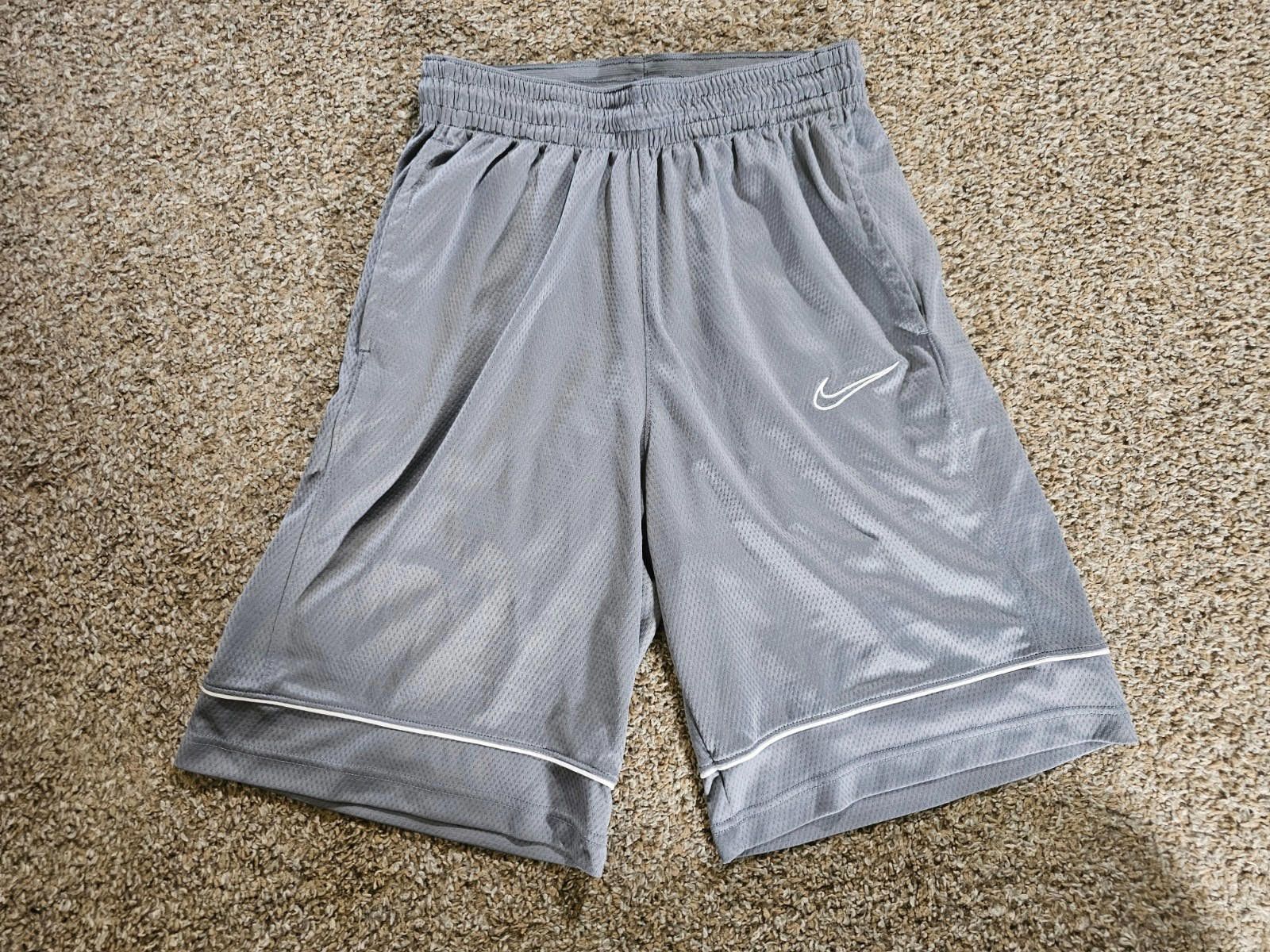 Nike Gray Nike Dri Fit drawstring athletic shorts S Size US 30 / EU 46 - 1 Thumbnail