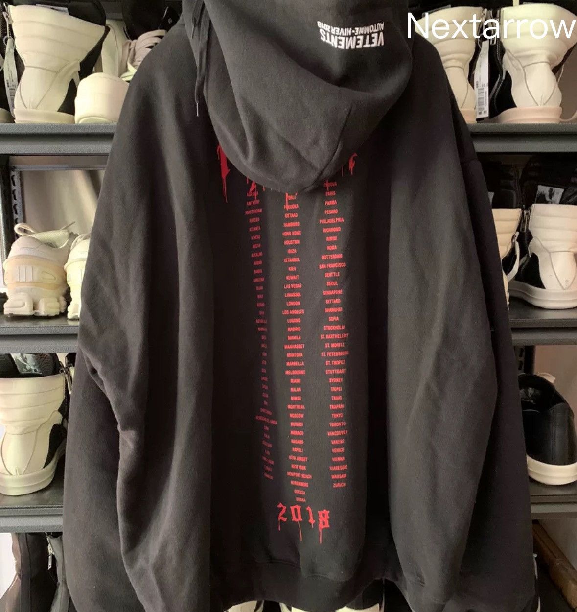 Vetements Vetements 18ss Blood Drop Sanskrit Thick Hoodie Size US XS / EU 42 / 0 - 2 Thumbnail