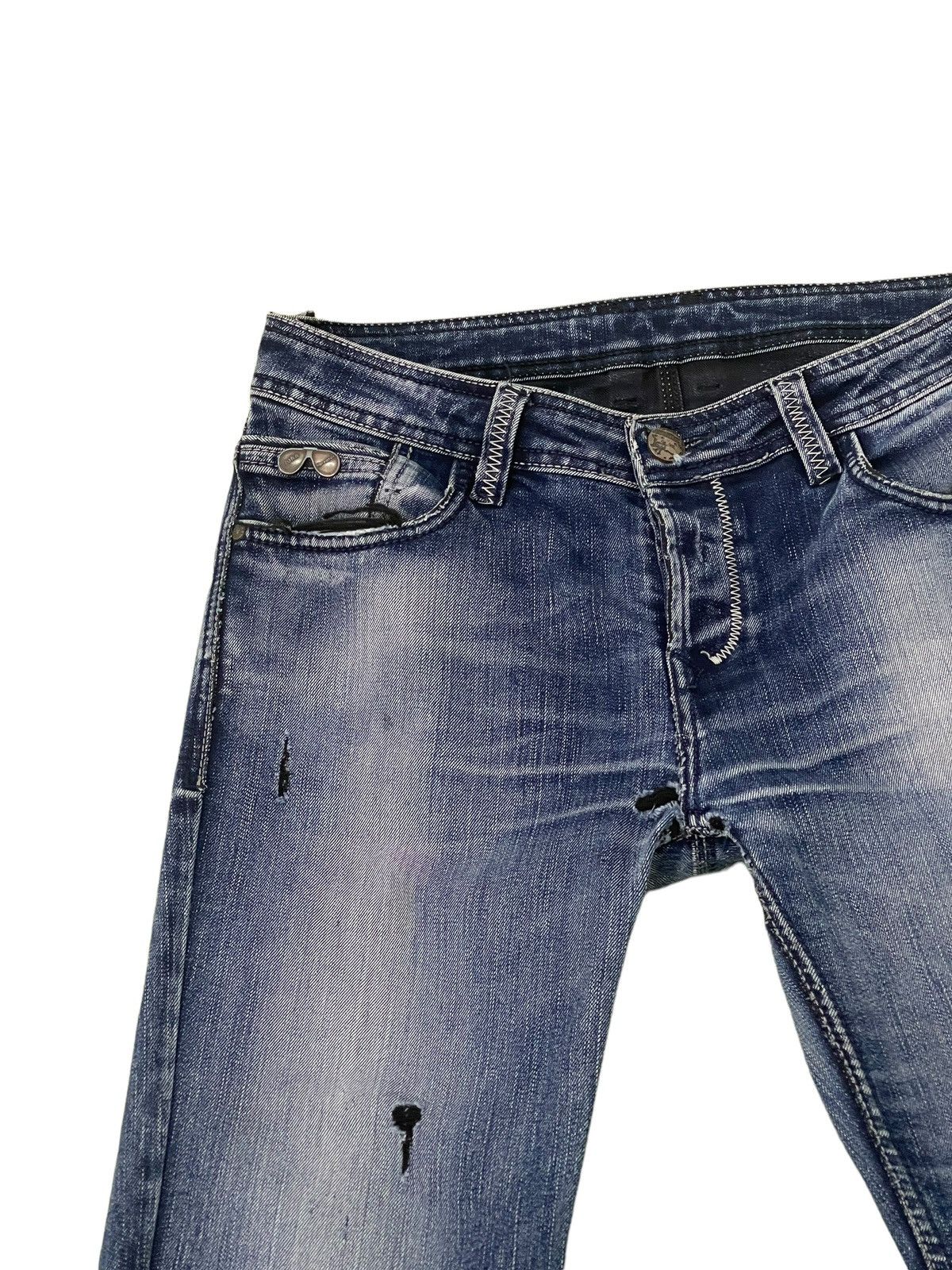 John Varvatos Slim Jeans John Varvatos Distress Denim 8🟦7 Size US 32 / EU 48 - 17 Thumbnail