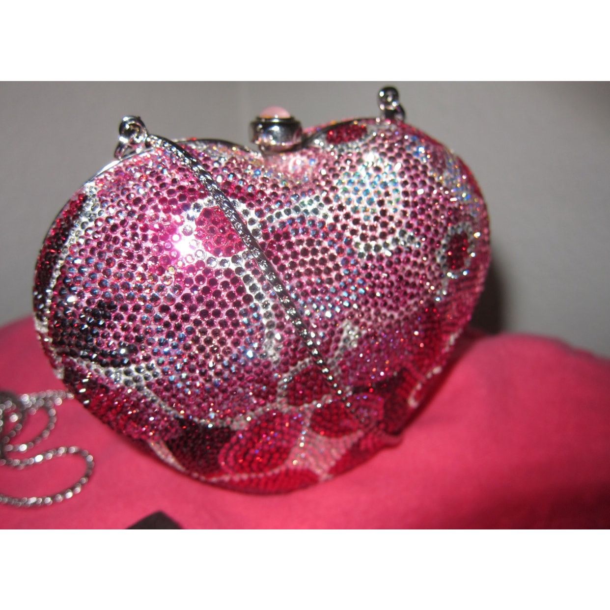 Judith Leiber Judith Leiber Heart shaped crystal petit clutch bag Size ONE SIZE - 4 Thumbnail