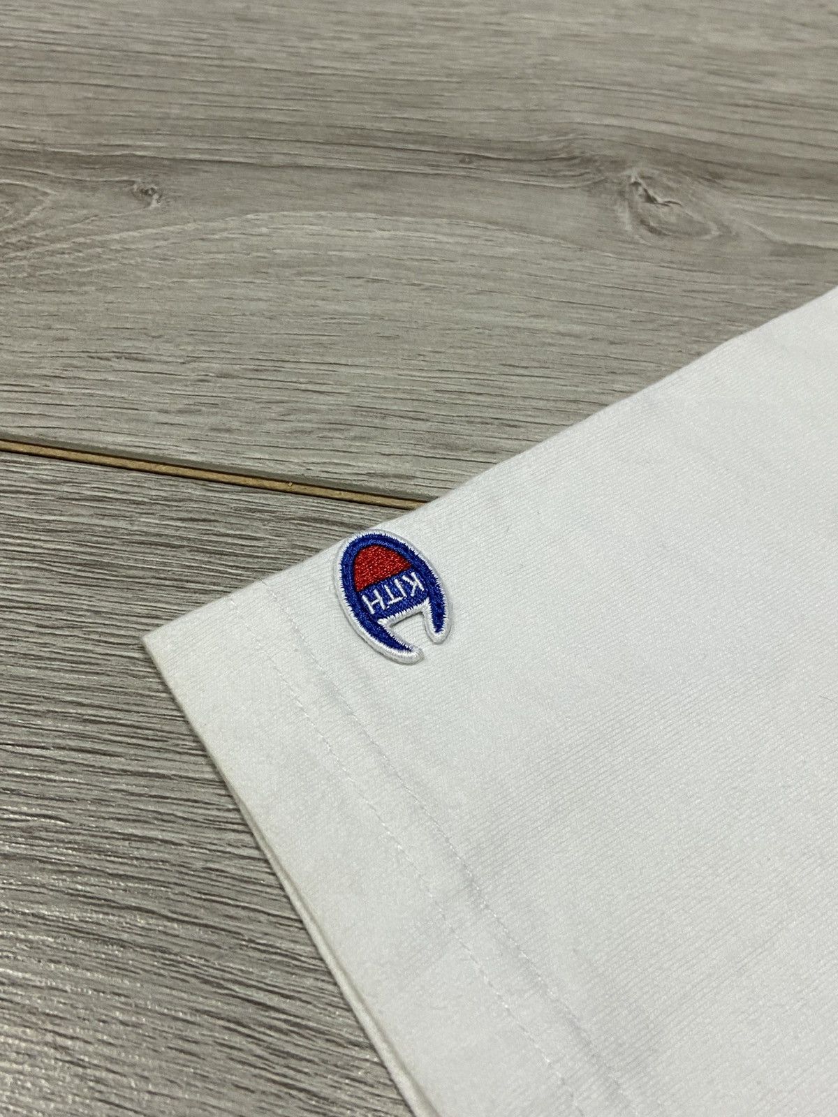 Champion × Kith Champion Kith box logo Tee t-shirt Size US L / EU 52-54 / 3 - 9 Thumbnail
