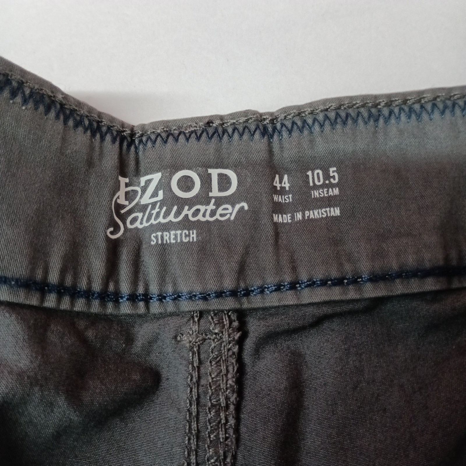 Izod Men's IZOD Cargo Shorts Size 44 Gray Classic Fit 10.5 Ins Size US 44 / EU 60 - 2 Thumbnail