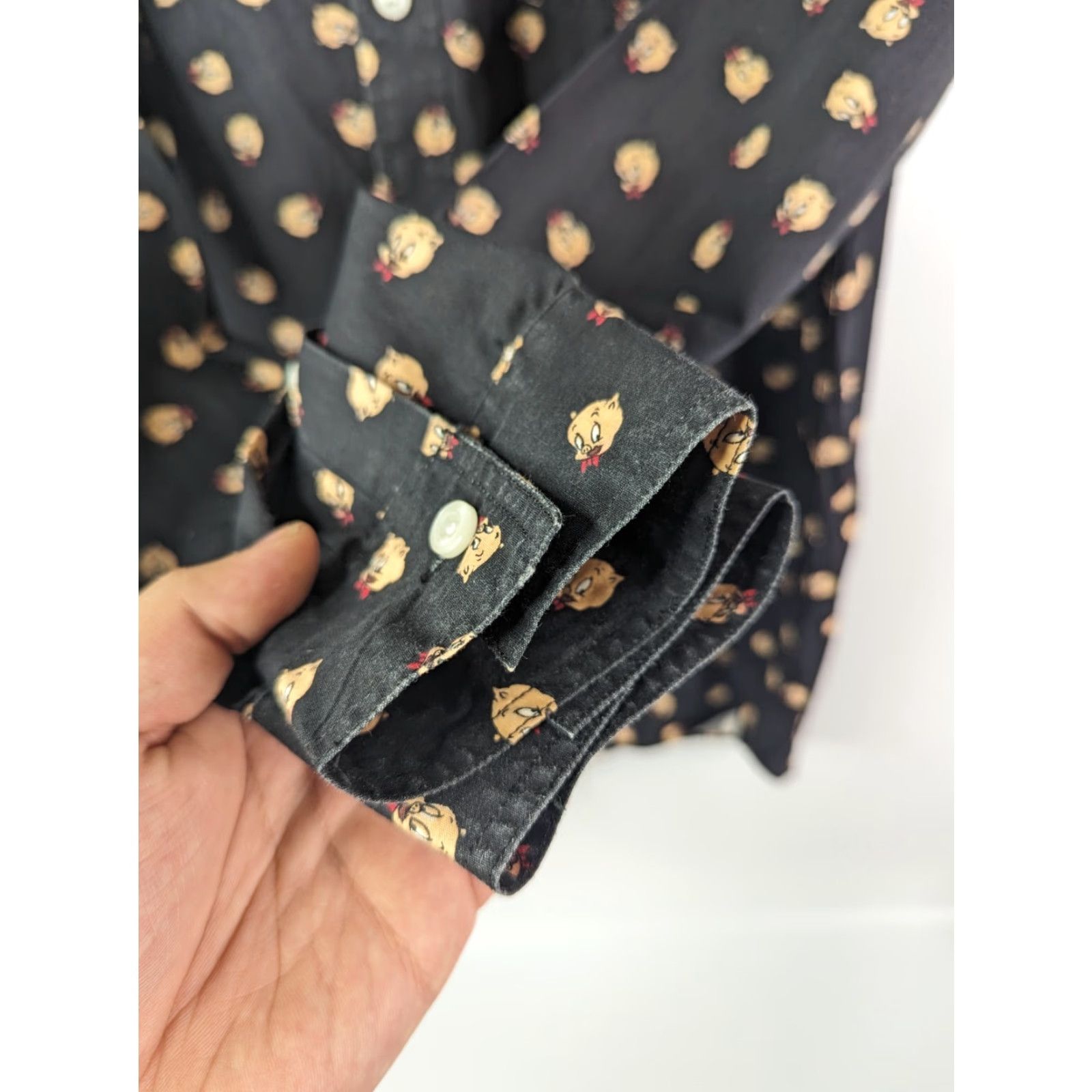 Forever 21 FOREVER 21 Warner Bros Porky Pig Long Sleeve Button Front Shirt L Black Cotton Mens Button-Up 90s Theme Size US L / EU 52-54 / 3 - 3 Thumbnail