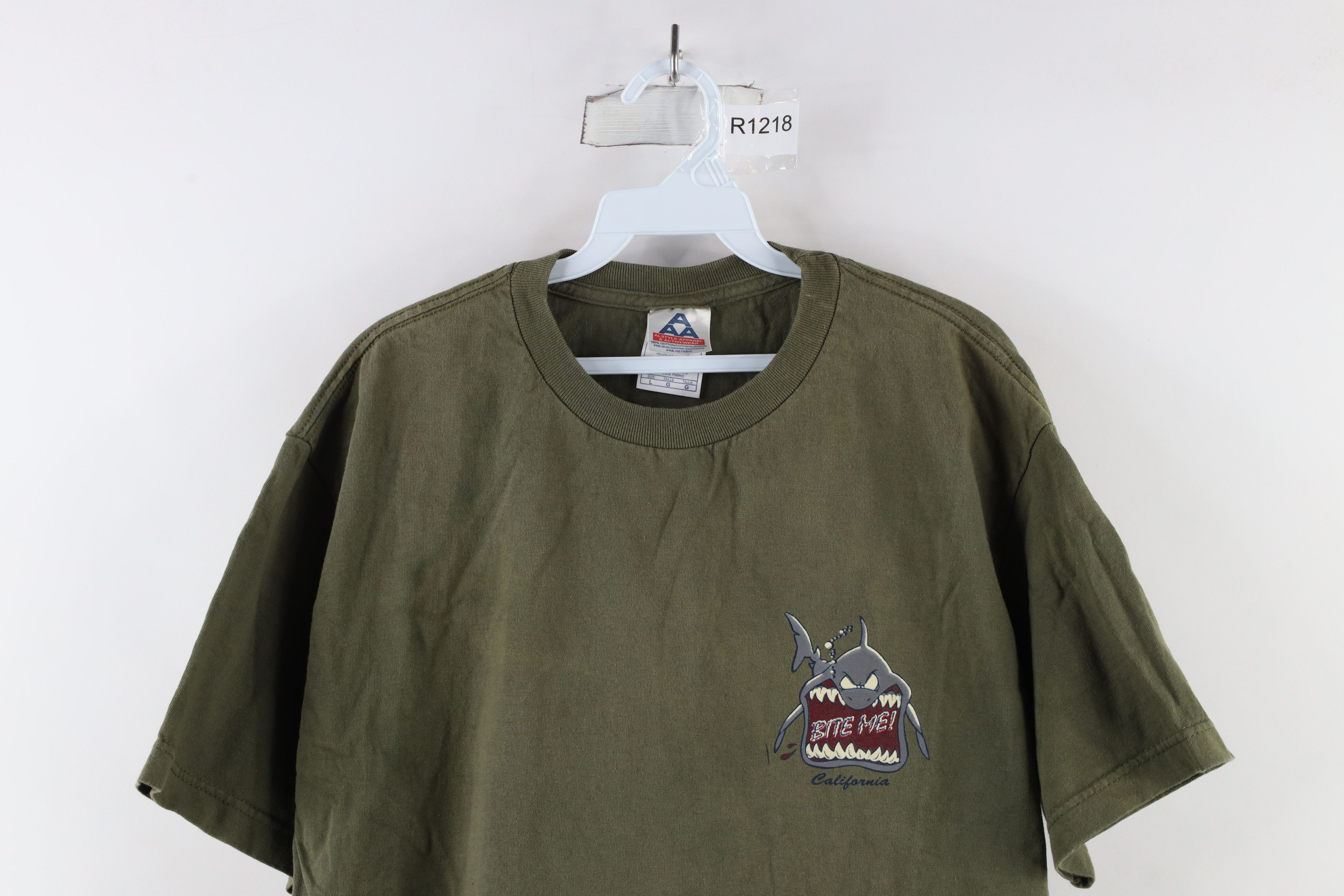 Vintage Vintage 90s Streetwear Out Bite Me Shark California T-Shirt Size US L / EU 52-54 / 3 - 2 Thumbnail