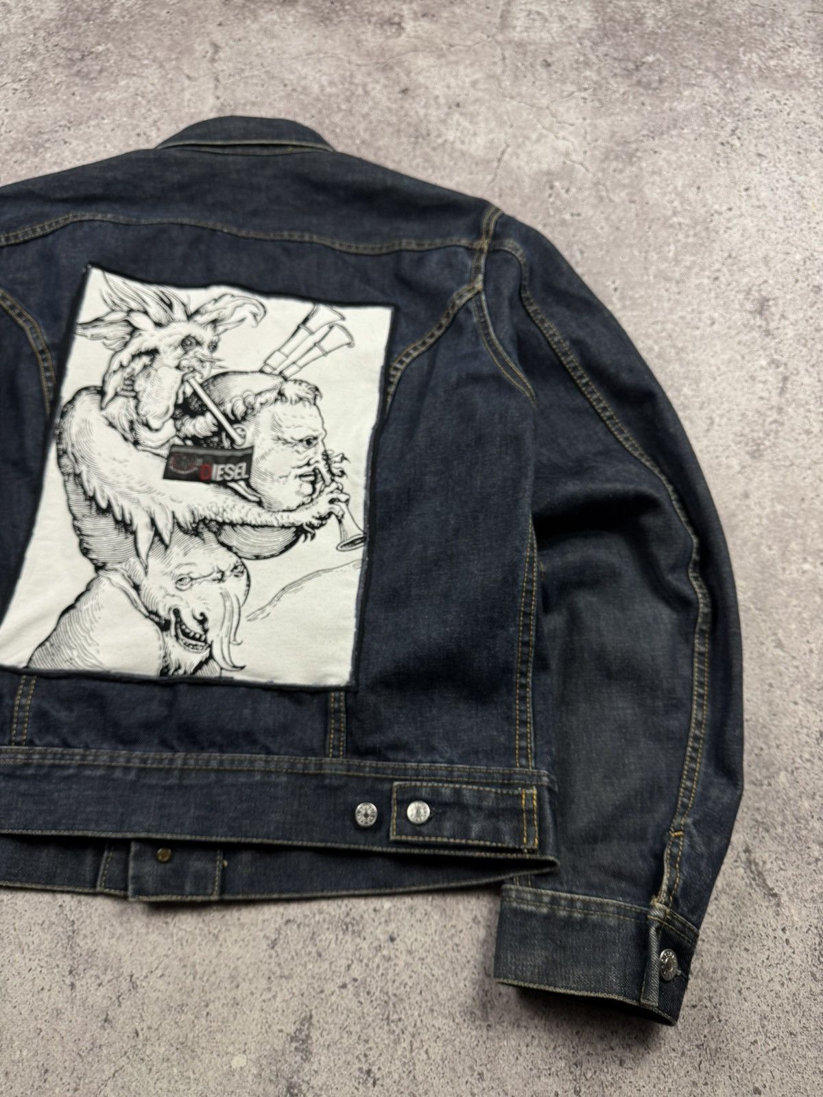Diesel VINTAGE DIESEL CUSTOM GRAFFITI DENIM CROPPED Y2K JACKET JPN Size US L / EU 52-54 / 3 - 12 Thumbnail