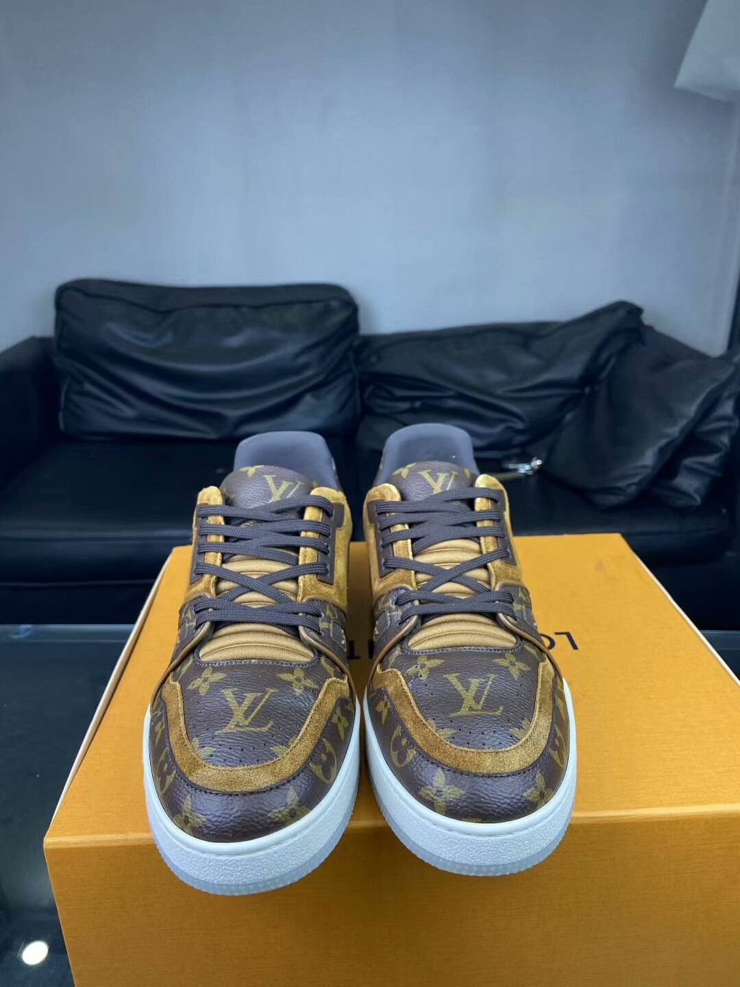 Louis Vuitton Louis Vuitton Training Lowtop Sneakers 8.5 Men Size US 8.5 / EU 41-42 - 1 Thumbnail