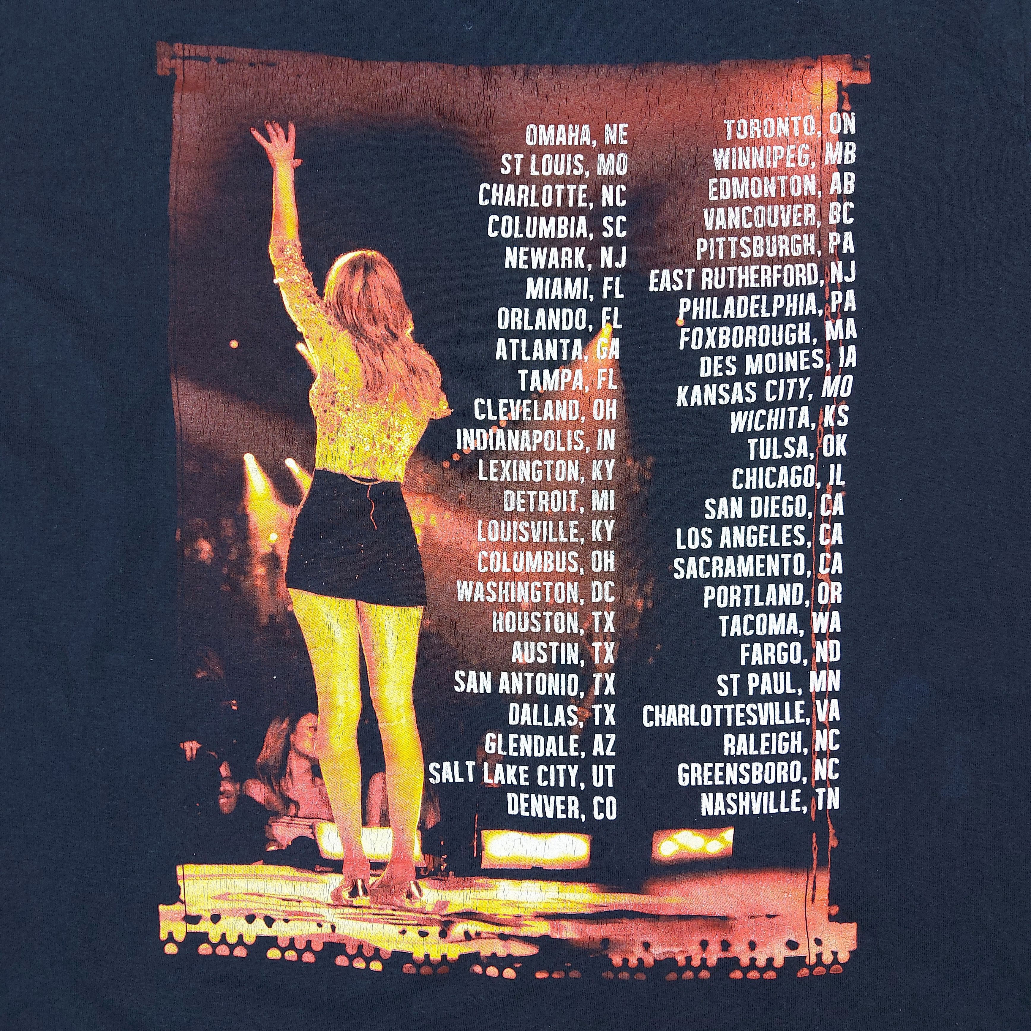 Band Tees Taylor Swift The Red Tour 2013 Double-Sided Merch TEE Size US M / EU 48-50 / 2 - 8 Thumbnail