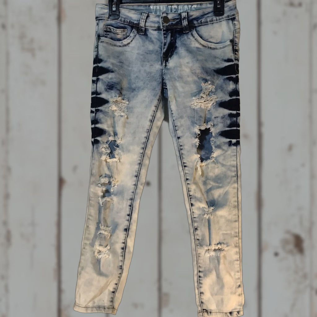 Vintage VINTAGE VIP Destroyed Skinny Jeans Jeans (Juniors) Size 5-6 EUC White/Blue Denim Acid Wash 28W 23in Inseam Womens Size 27" / US 4 / IT 40 - 1 Thumbnail