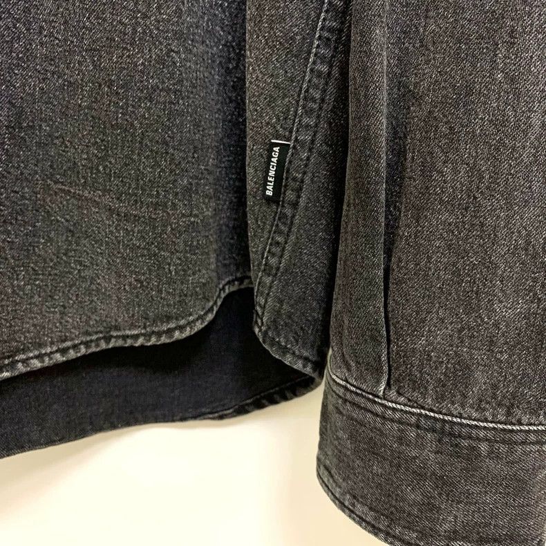 Balenciaga Balenciaga size 39 Back logo washed denim shirt Size US S / EU 44-46 / 1 - 8 Thumbnail