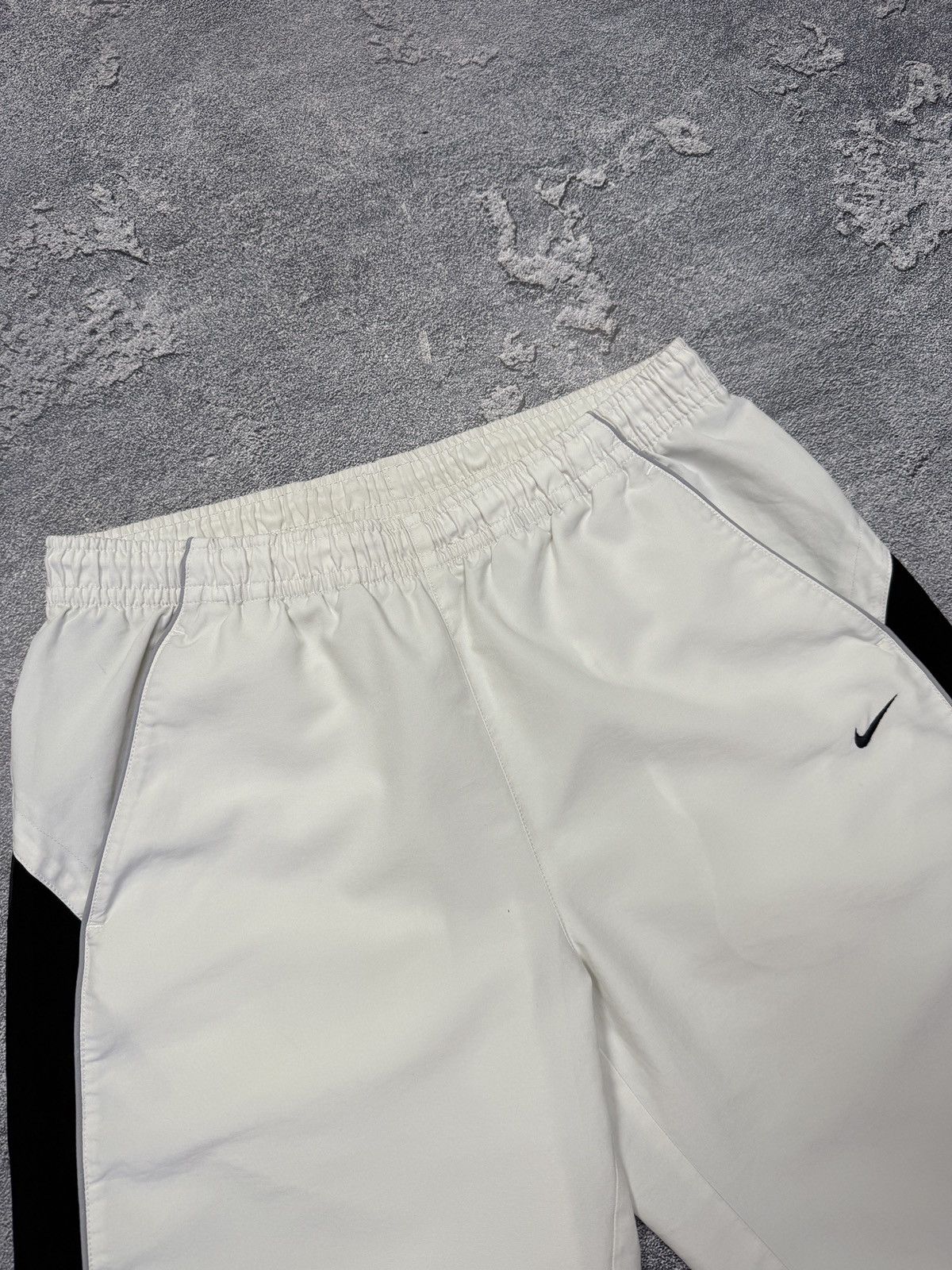 Nike × Vintage Vintage Nike White Shorts Y2K Streetwear Size M Size US 34 / EU 50 - 5 Thumbnail