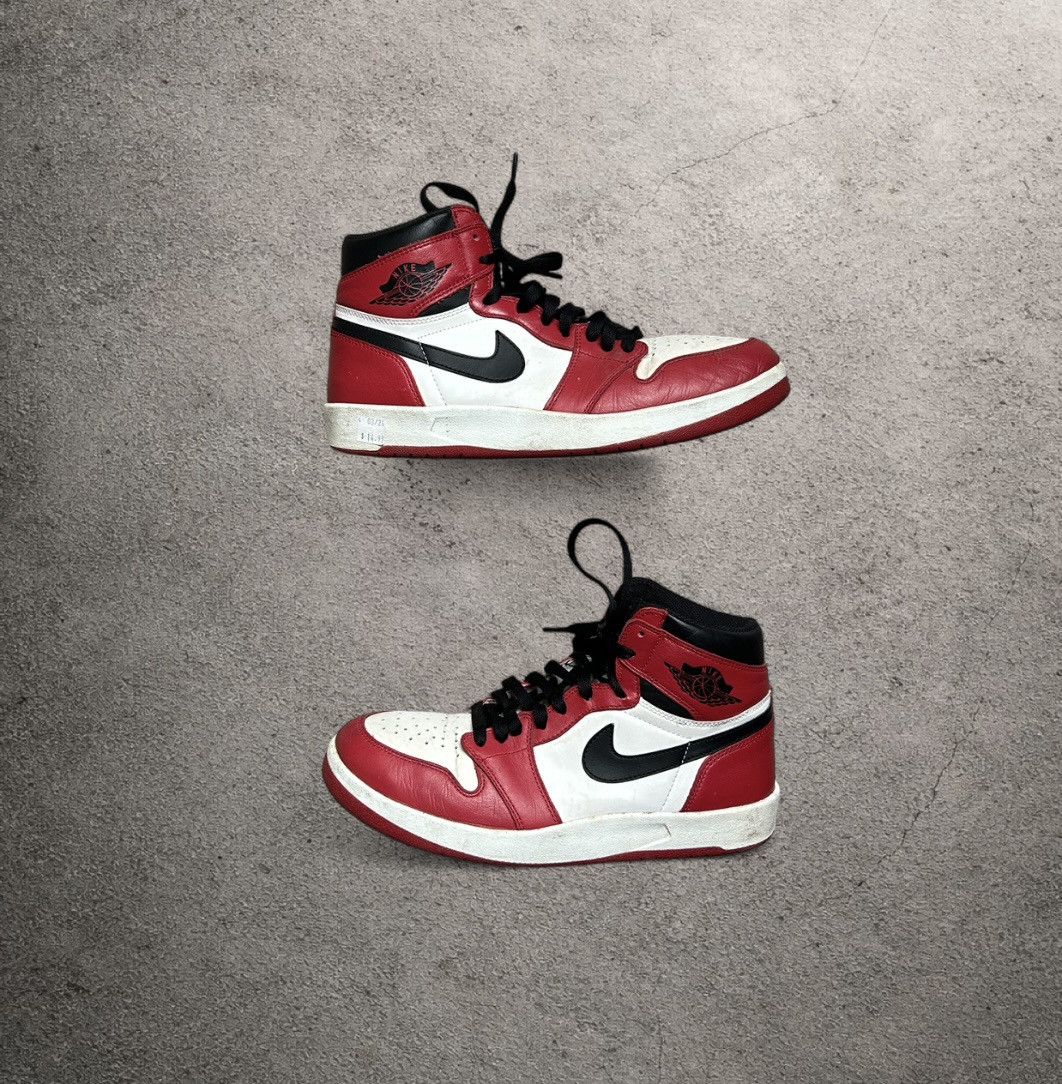Jordan Brand Air Jordan 1 Mid - CHICAGO COLORWAY Size US 9.5 / EU 42-43 - 1 Thumbnail