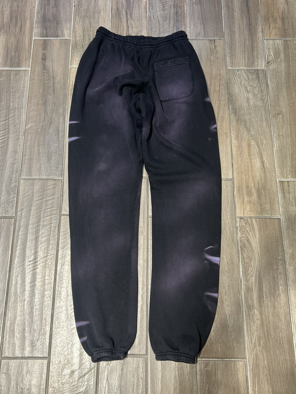HELLSTAR HELLSTAR “AIRBRUSHED SKULL” SWEATPANTS - SIZE XL - (BLACK) Size US 36 / EU 52 - 2 Thumbnail