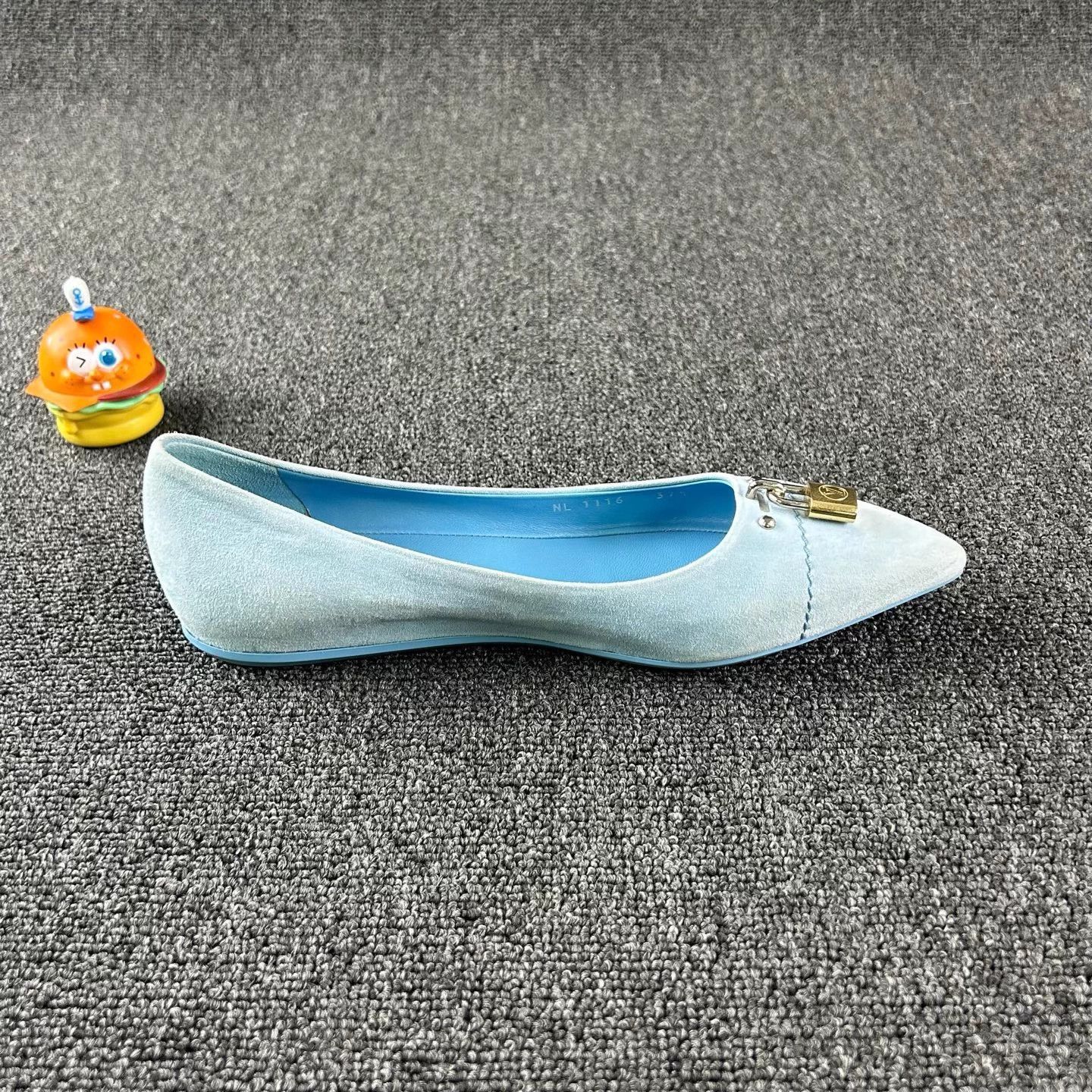 Louis Vuitton Louis Vuitton blue flats 37.5 Worn 2x Size US 6.5 / IT 36.5 - 4 Thumbnail