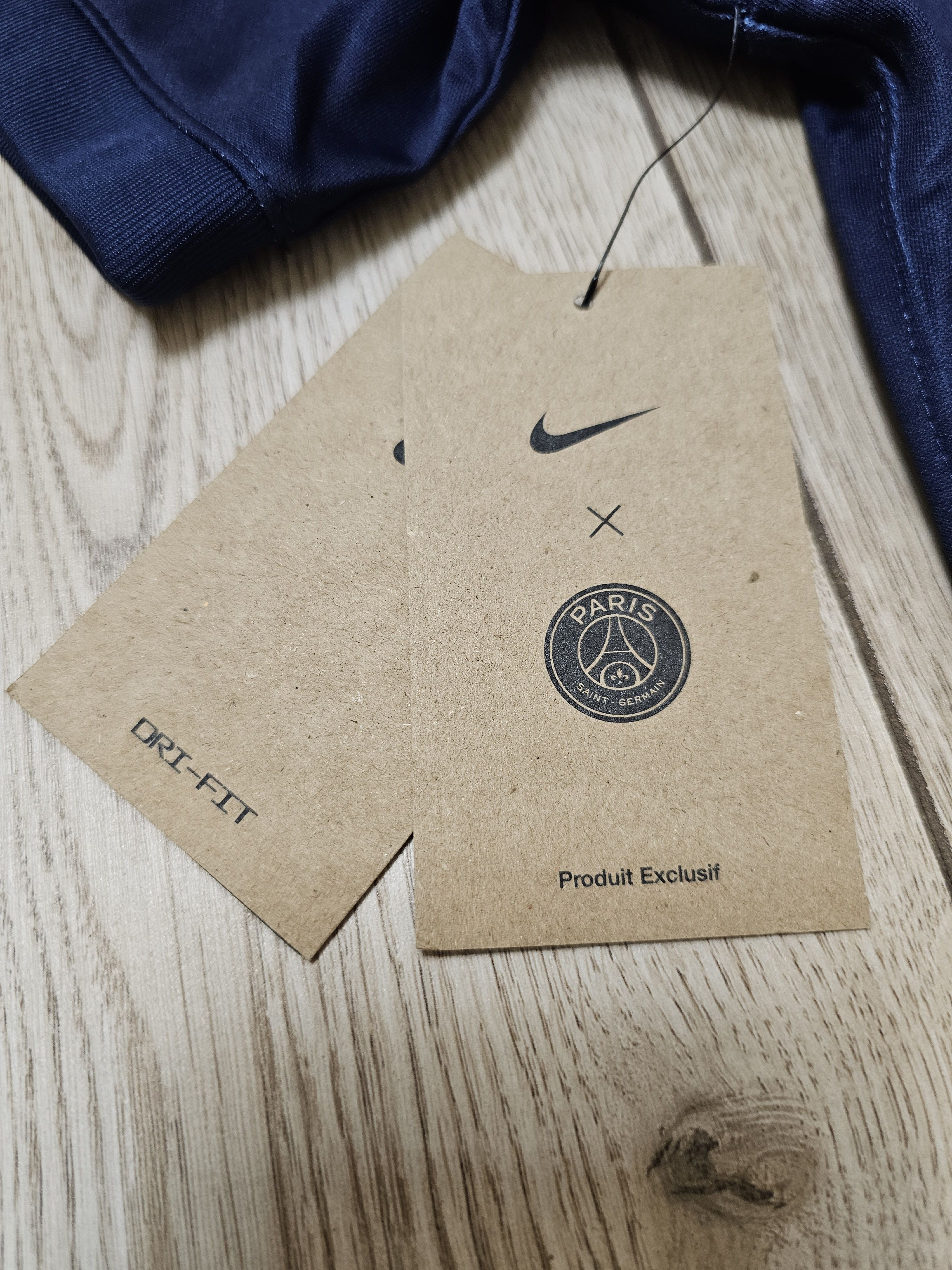 Nike PSG PARIS SAINT-GERMAIN 2024 MBAPPE FOOTBALL SOCCER JERSEY Size US S / EU 44-46 / 1 - 8 Thumbnail