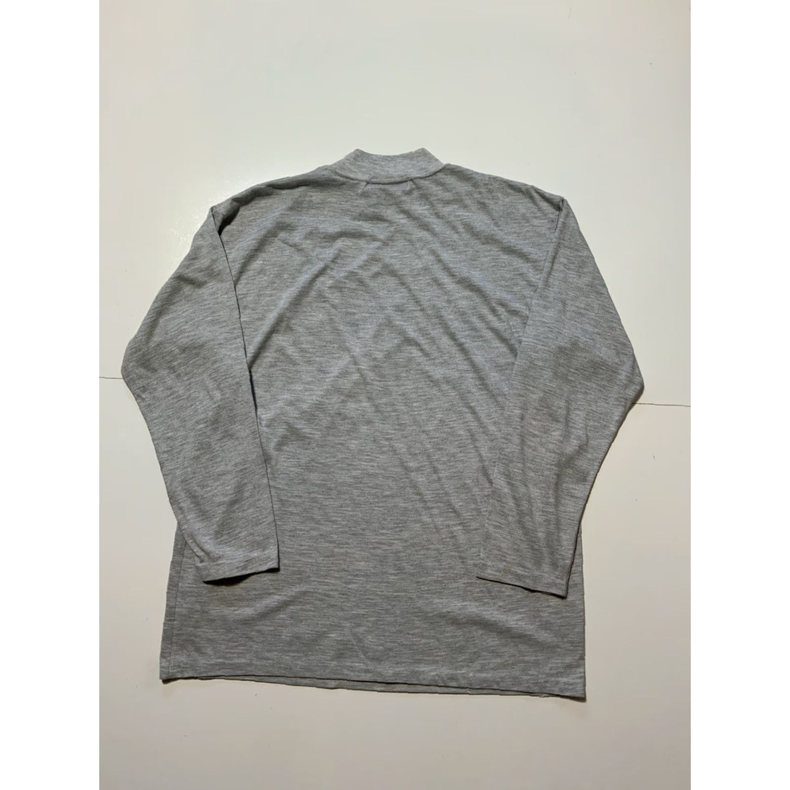 Hang Ten VINTAGE Hang Ten T-Shirt Gray Footprint Mock Neck L/S 80s Made In Japan S Mens Girls? Size US S / EU 44-46 / 1 - 3 Thumbnail