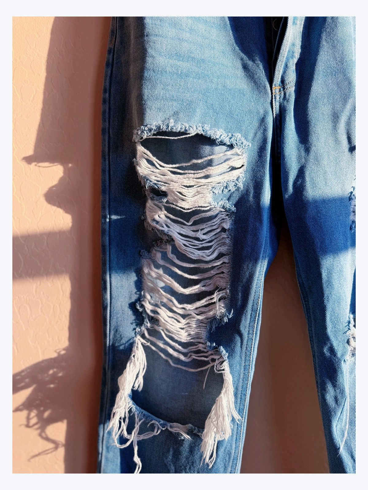 Other CELLO High-Rise Distressed Jeans – Size 7 Size 30" / US 8 / IT 44 - 3 Thumbnail
