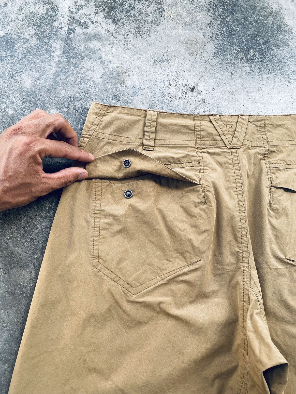 Arc'teryx Vintage Y2k Arcteryx Small Logo Brown Short Pants Size US 31 - 19 Thumbnail