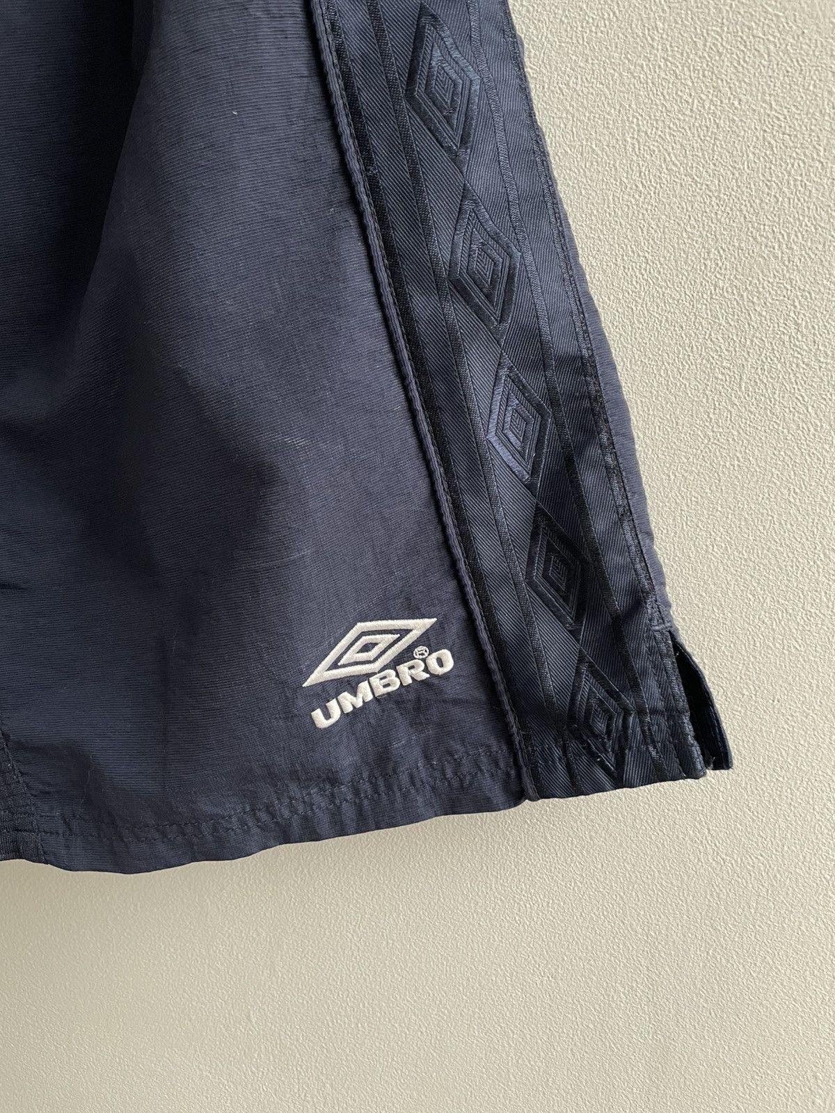 Umbro England 1999 2000 2001 Home Football Shorts Soccer Men Umbro Size US 34 / EU 50 - 4 Thumbnail