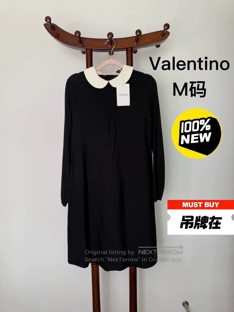 Valentino Valentino dress Size M / US 6-8 / IT 42-44 - 1 Thumbnail