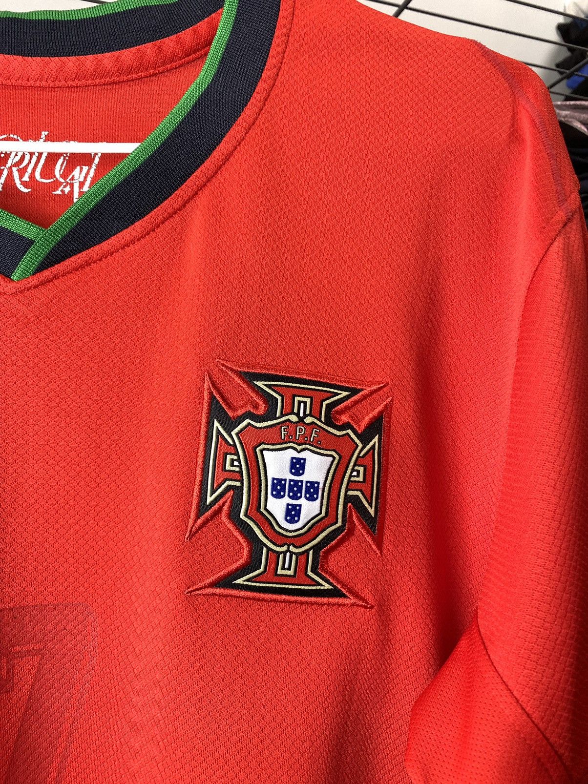 Nike Vintage Nike Portugal Ronaldo 7 Soccer Jersey Tee Size US S / EU 44-46 / 1 - 5 Thumbnail