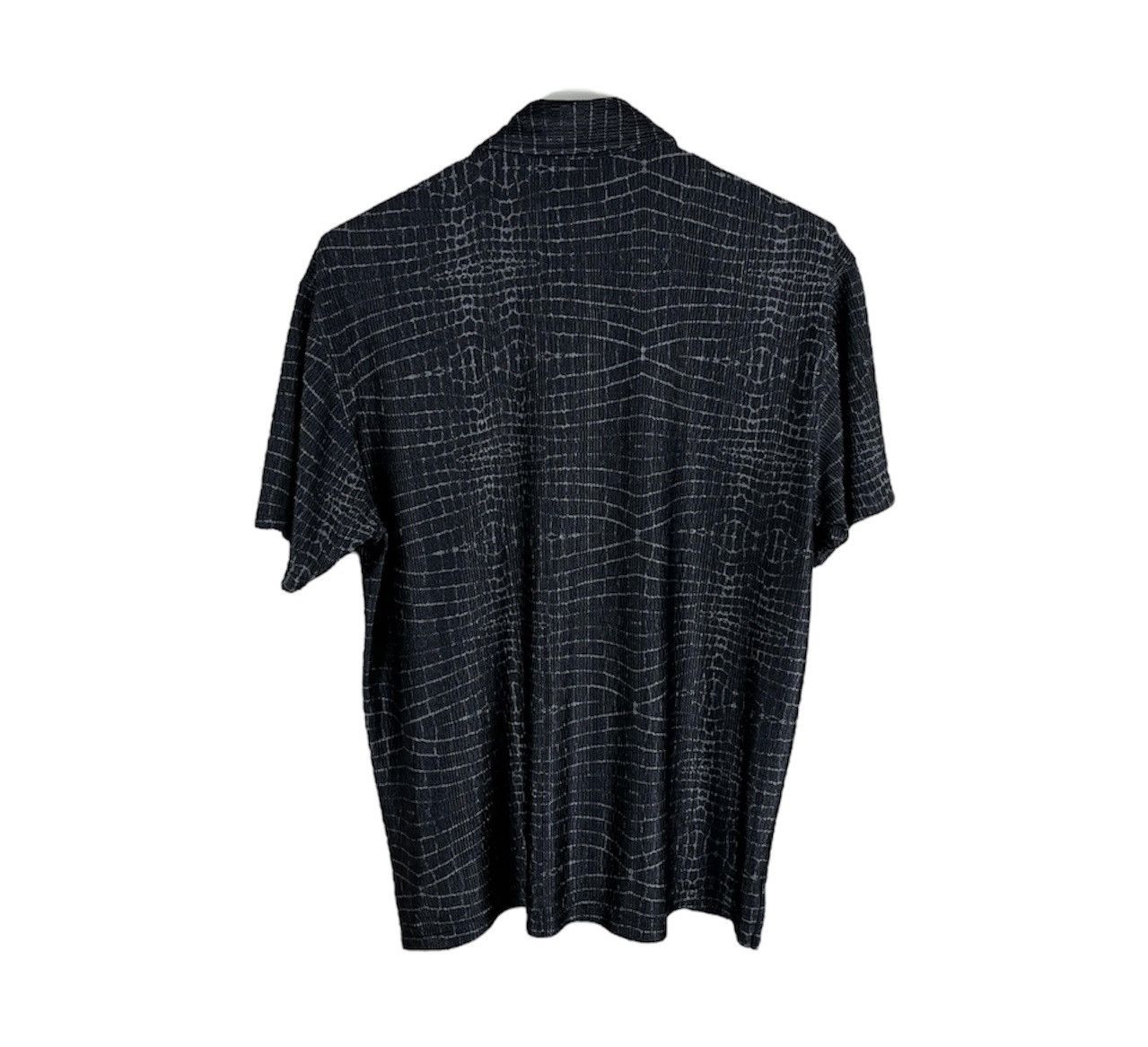 Guess × Vintage Vintage Guess USA nylon crocodile skin short sleeve shirt Size US S / EU 44-46 / 1 - 2 Thumbnail