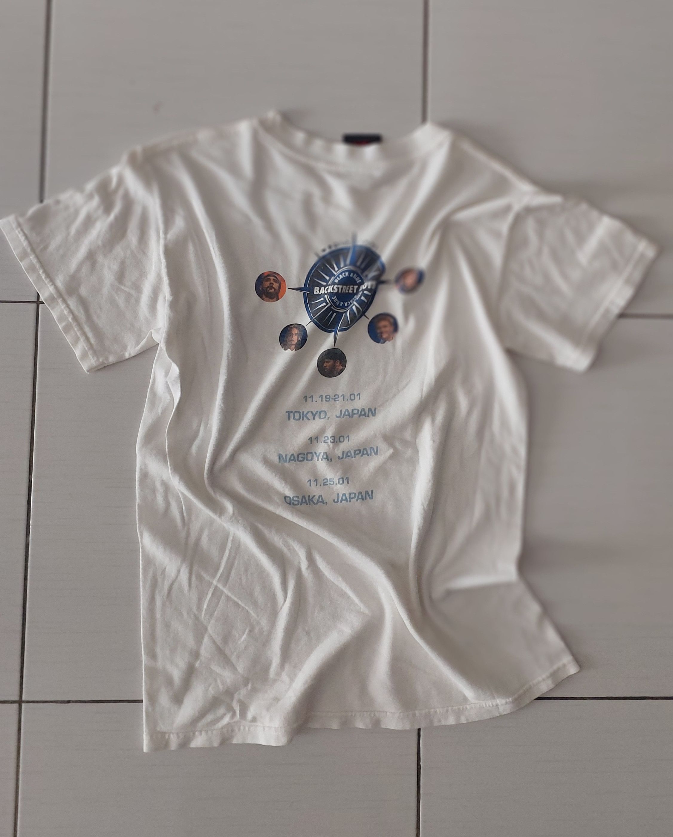 Band Tees VINTAGE BACKSTREET BOYS WORL TOUR BAND TSHIRT Size US XS / EU 42 / 0 - 3 Thumbnail