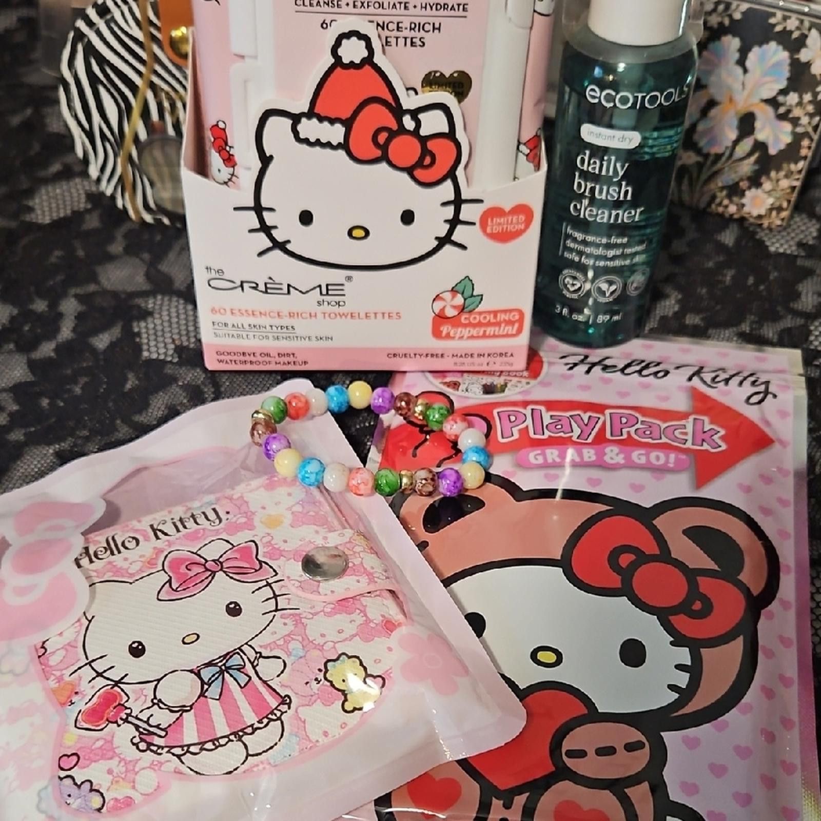 Other Hello Kitty Pink and Red Beauty Set Size ONE SIZE - 1 Preview