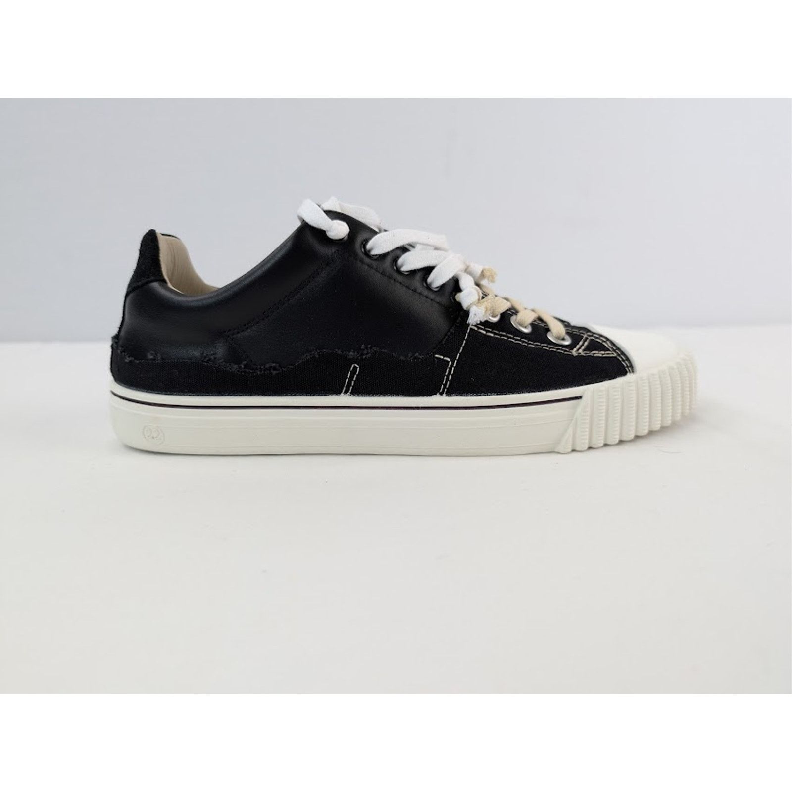 Maison Margiela o1rshd1 Evolution Low Sneakers in Black / White Size US 8 / EU 41 - 4 Thumbnail