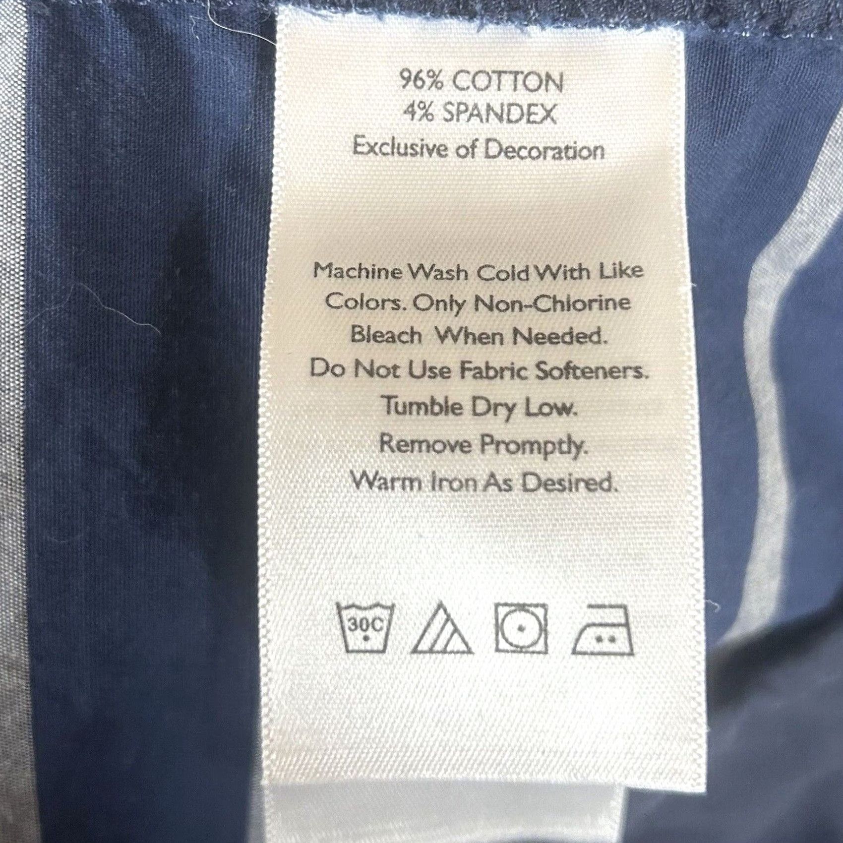 Eddie Bauer Eddie Bauer Womens Striped Shorts 20 Plus Blue Flat Front Chino Travel Stretch Size 42" / US 20 - 5 Thumbnail