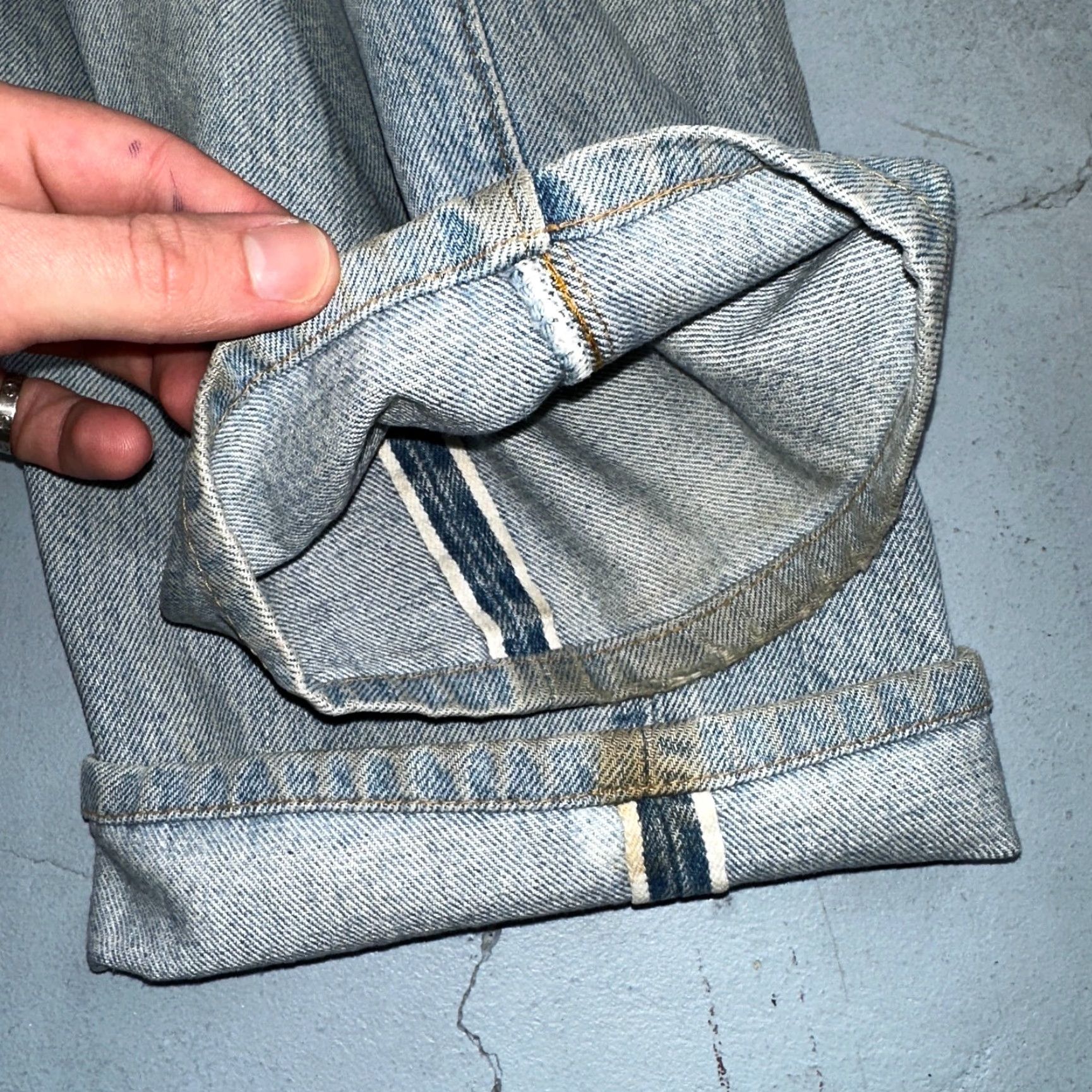 Levi's VINTAGE Levi's 501 Jeans - Light Wash Denim Straight Fit 28x29 USA 80s XX Belt Loop Distressed Men Short Description: 501 Series, Regular Size, Blue Size US 28 / EU 44 - 4 Thumbnail