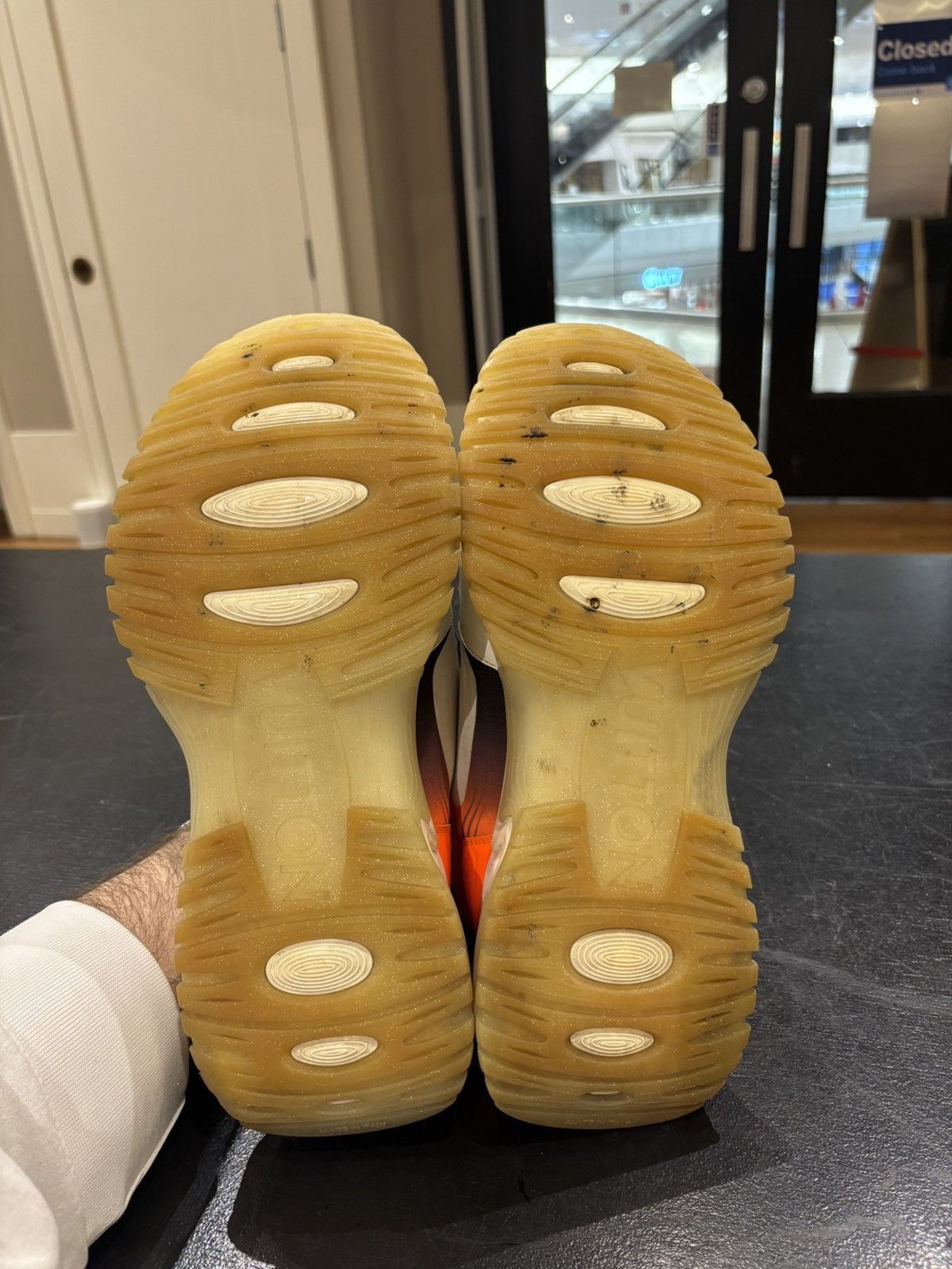 Louis Vuitton Louis Vuitton Run Away Pulse Sneakers White / Orange Size US 7.5 / EU 40-41 - 5 Thumbnail